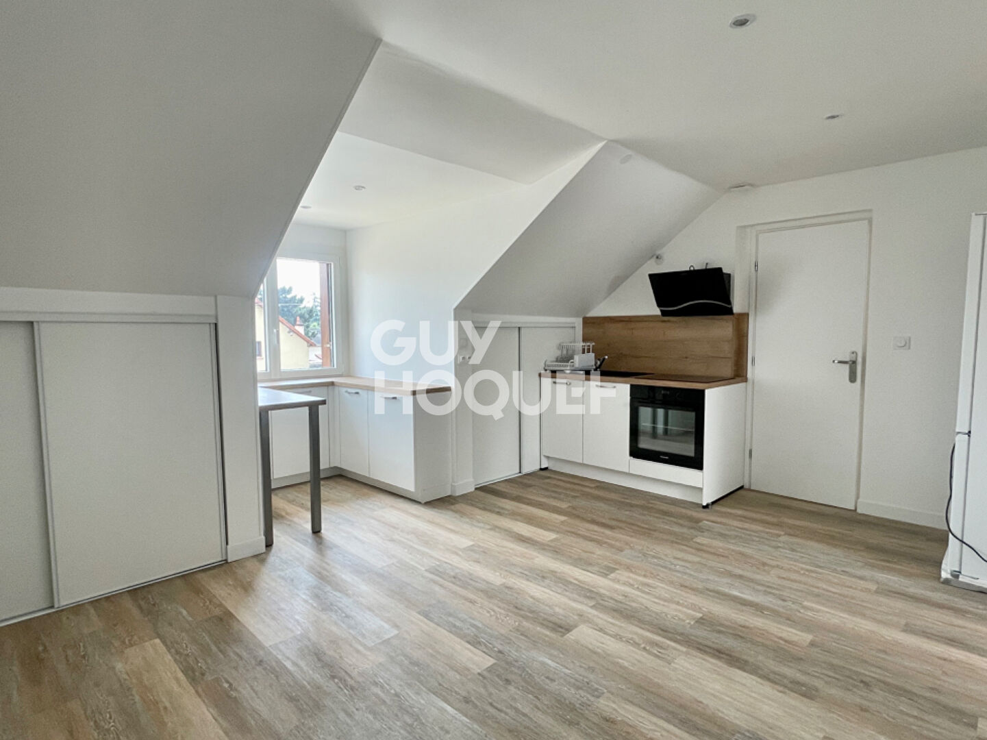 APPARTEMENT 2 PIÈCES À LOUER À SOISY-SUR-SEINE