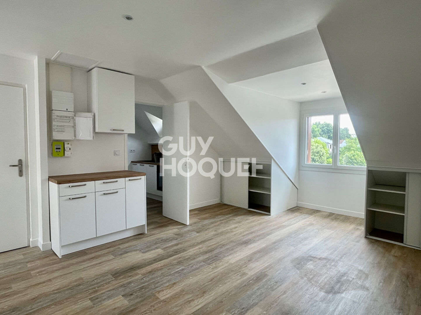 STUDIO À LOUER À SOISY-SUR-SEINE