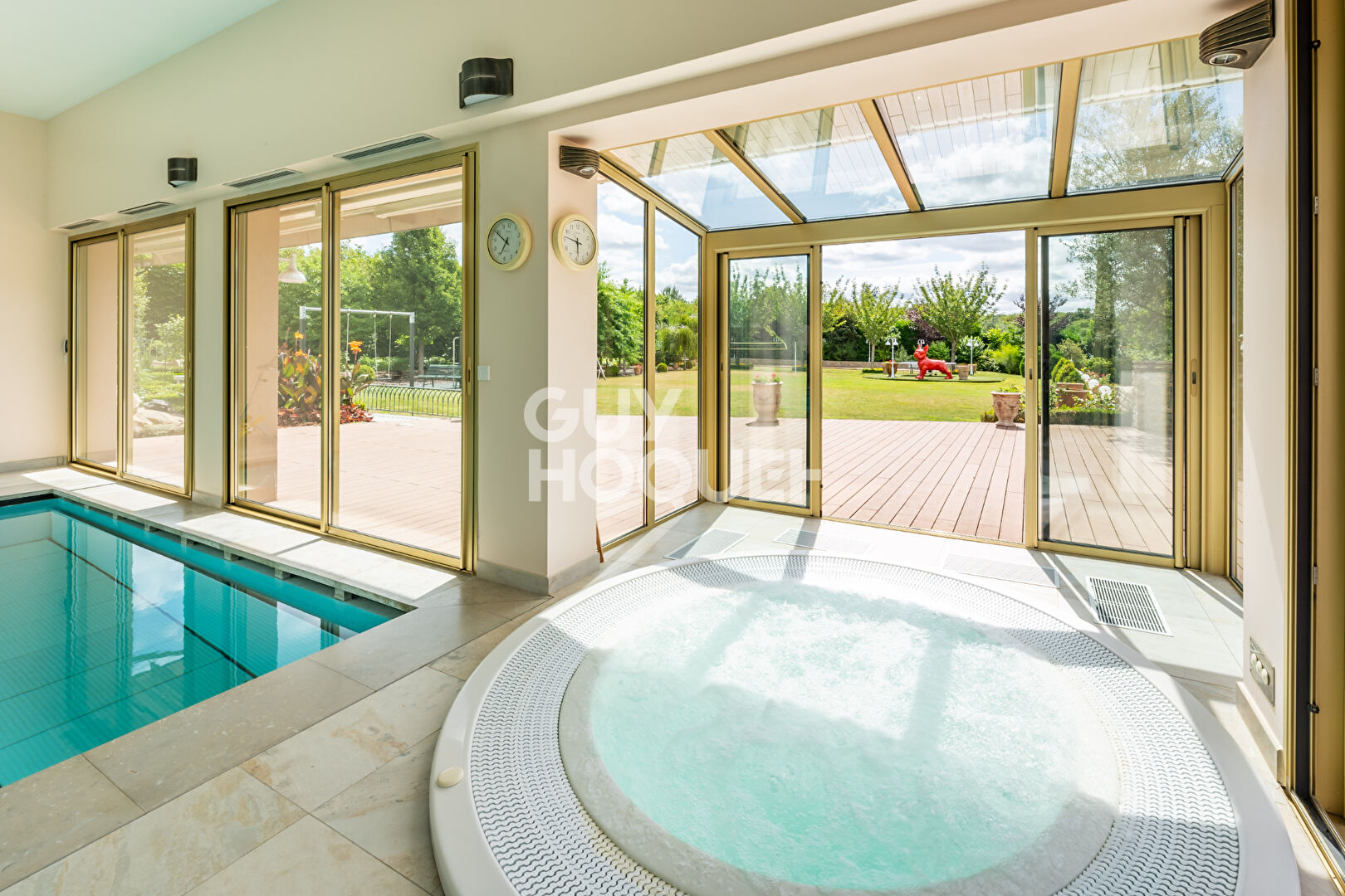 PROPRIETE D'EXCEPTION DE 9 PIECES (313m²) À ETIOLLES