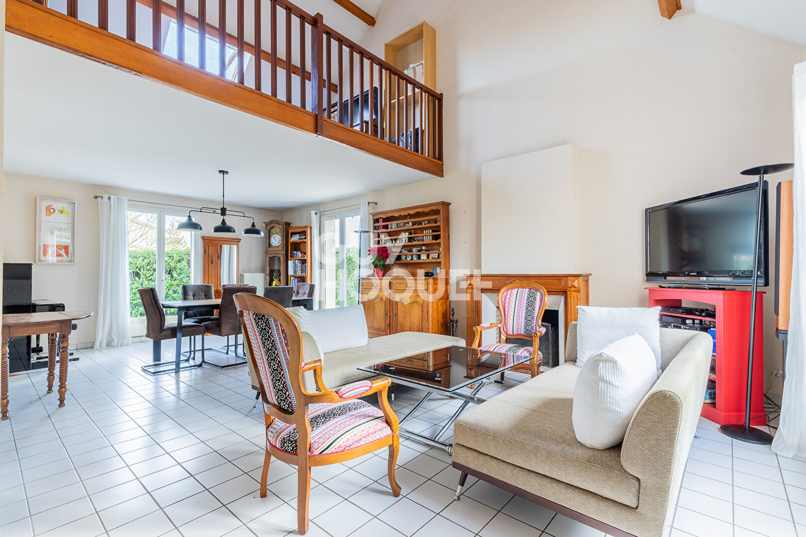 CHARMANTE MAISON FAMILIALE DE 6 PIECES (142m²) À SAINT-PIERRE-DU-PERRAY