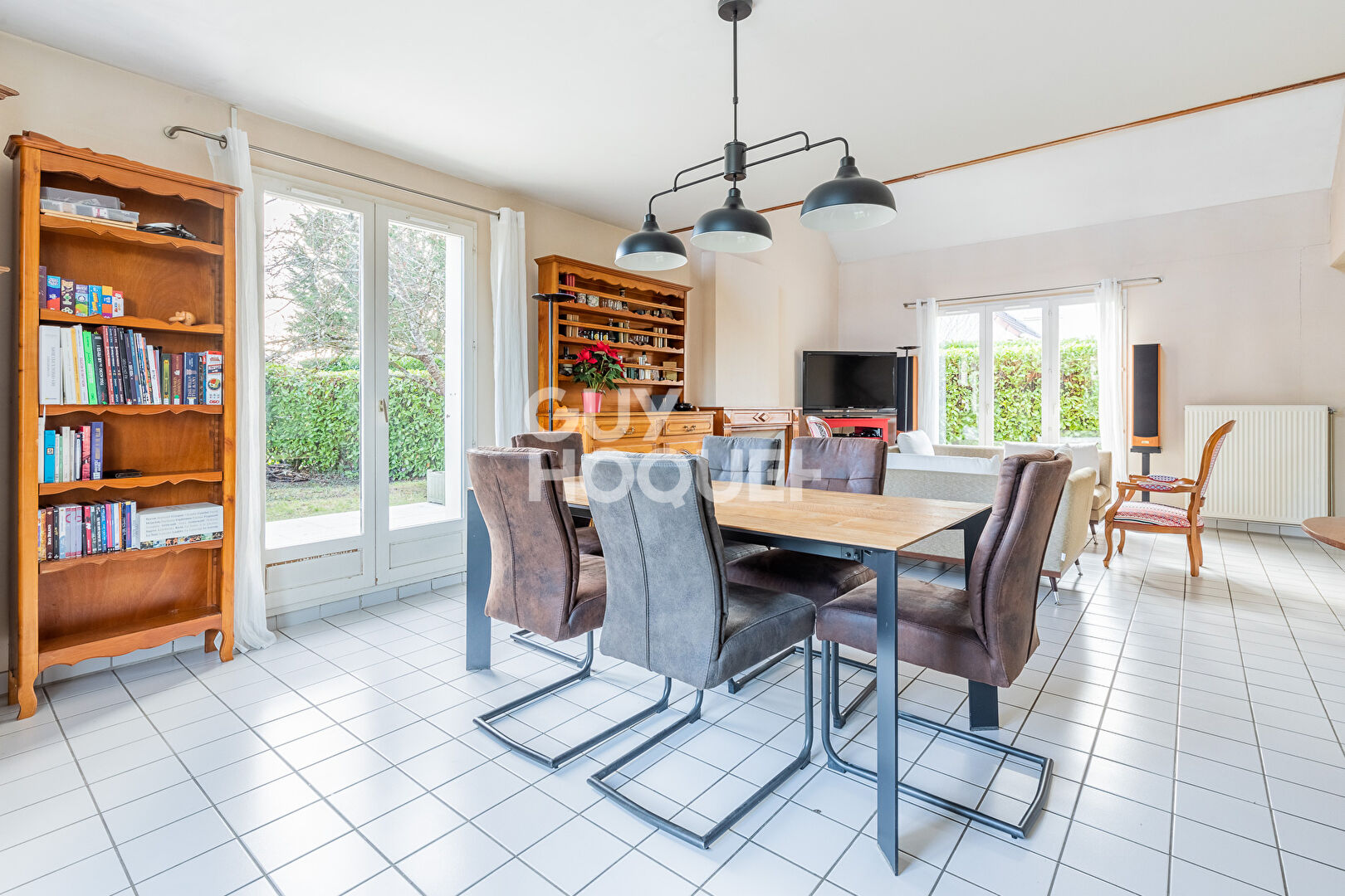 CHARMANTE MAISON FAMILIALE DE 6 PIECES (142m²) À SAINT-PIERRE-DU-PERRAY