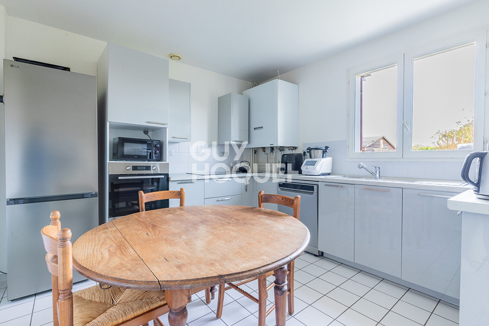 CHARMANTE MAISON FAMILIALE DE 6 PIECES (142m²) À SAINT-PIERRE-DU-PERRAY