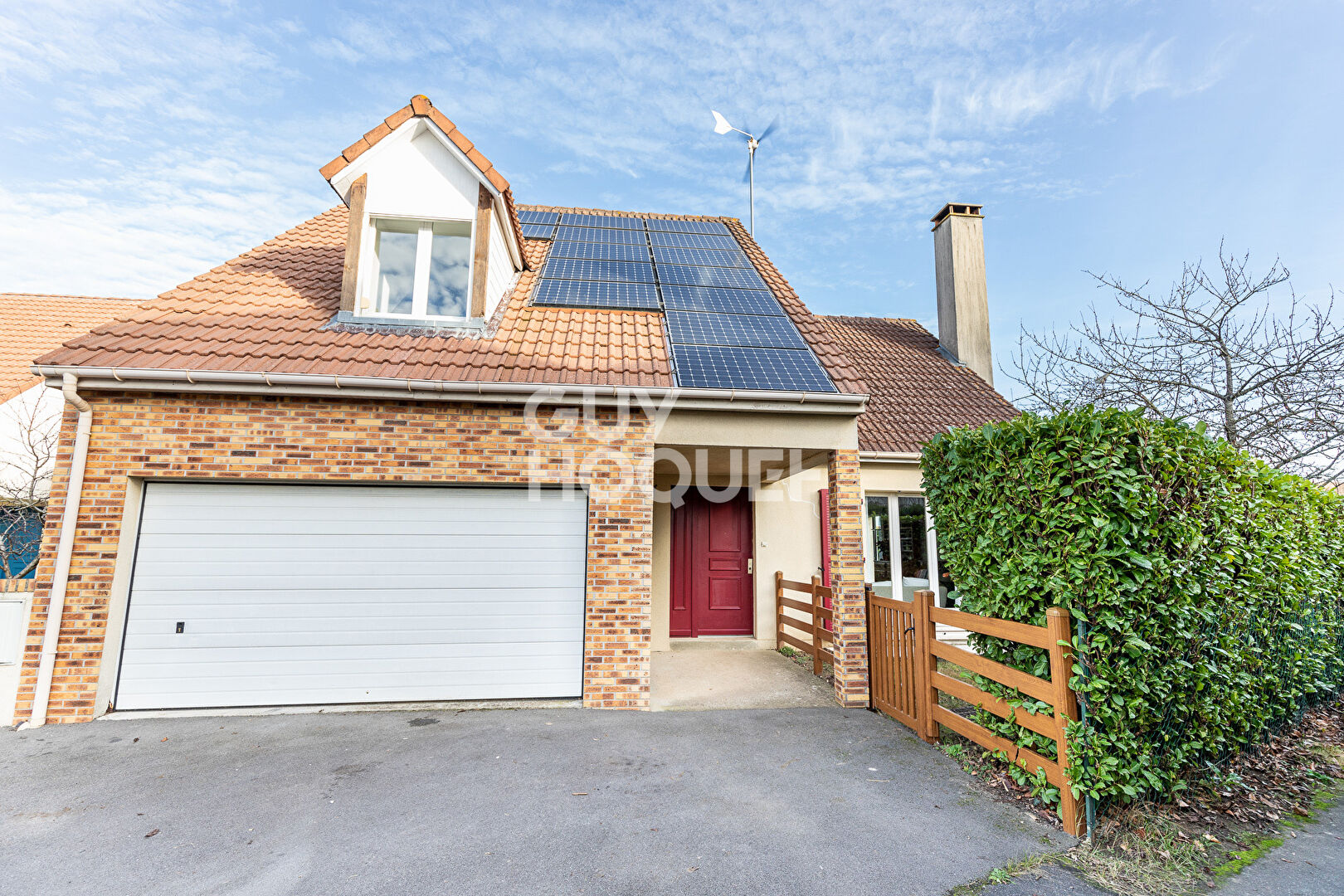 CHARMANTE MAISON FAMILIALE DE 6 PIECES (142m²) À SAINT-PIERRE-DU-PERRAY