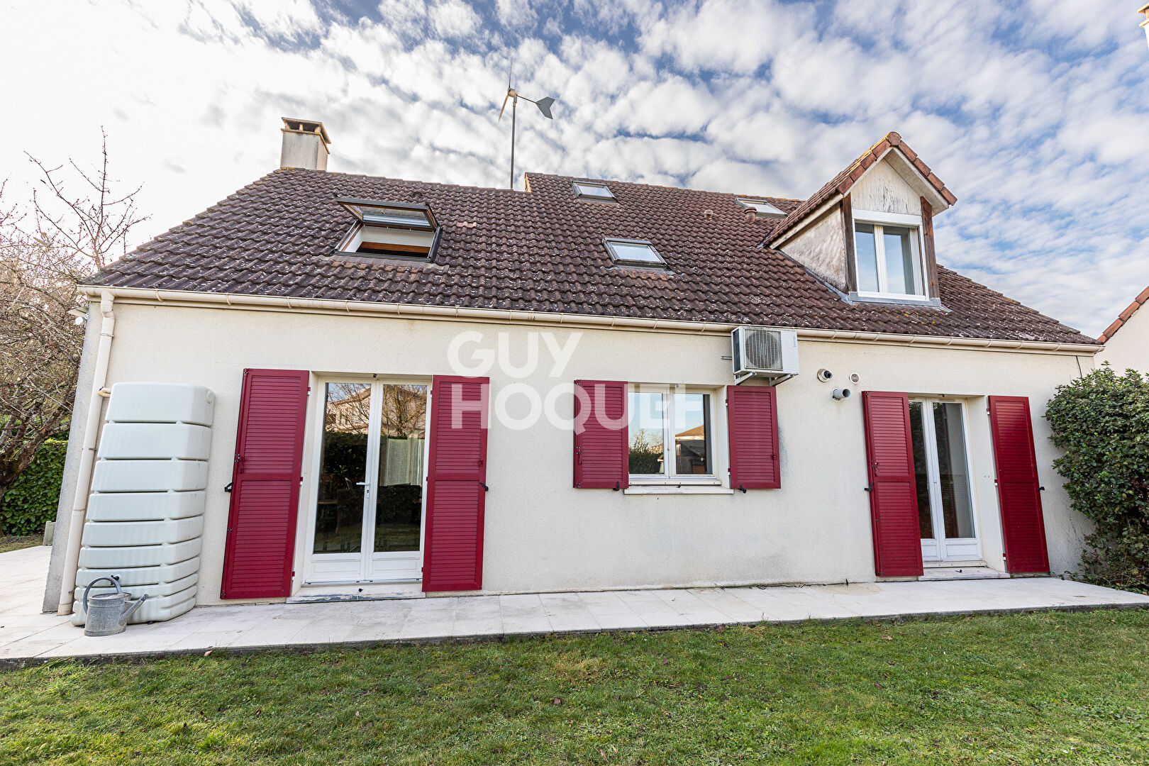 CHARMANTE MAISON FAMILIALE DE 6 PIECES (142m²) À SAINT-PIERRE-DU-PERRAY