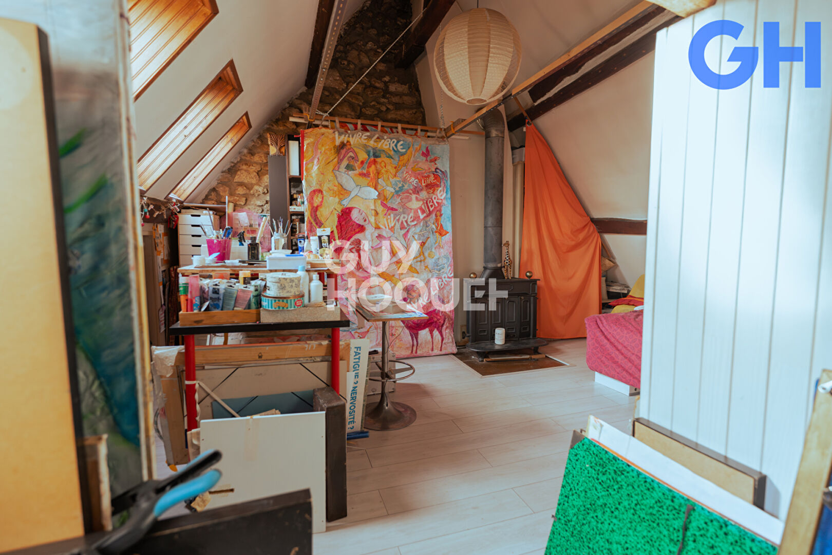 CHARMENT APPARTEMENT T2 (52m²) AU COEUR DE SOISY-SUR-SEINE