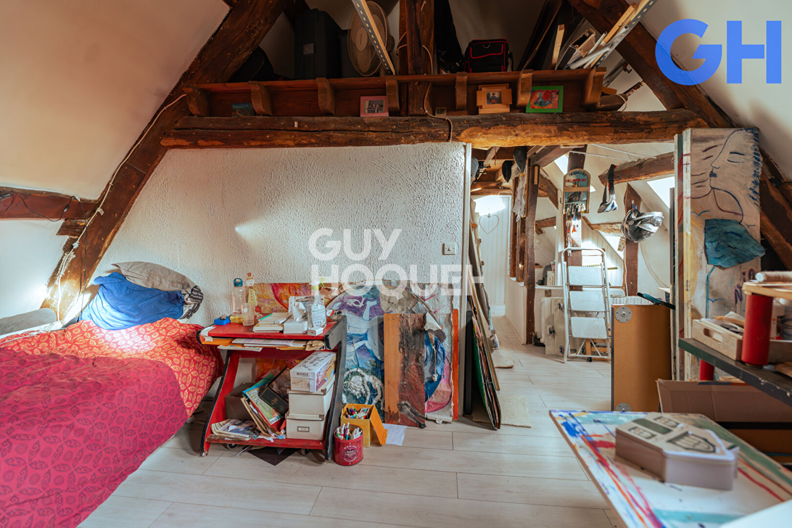 CHARMENT APPARTEMENT T2 (52m²) AU COEUR DE SOISY-SUR-SEINE