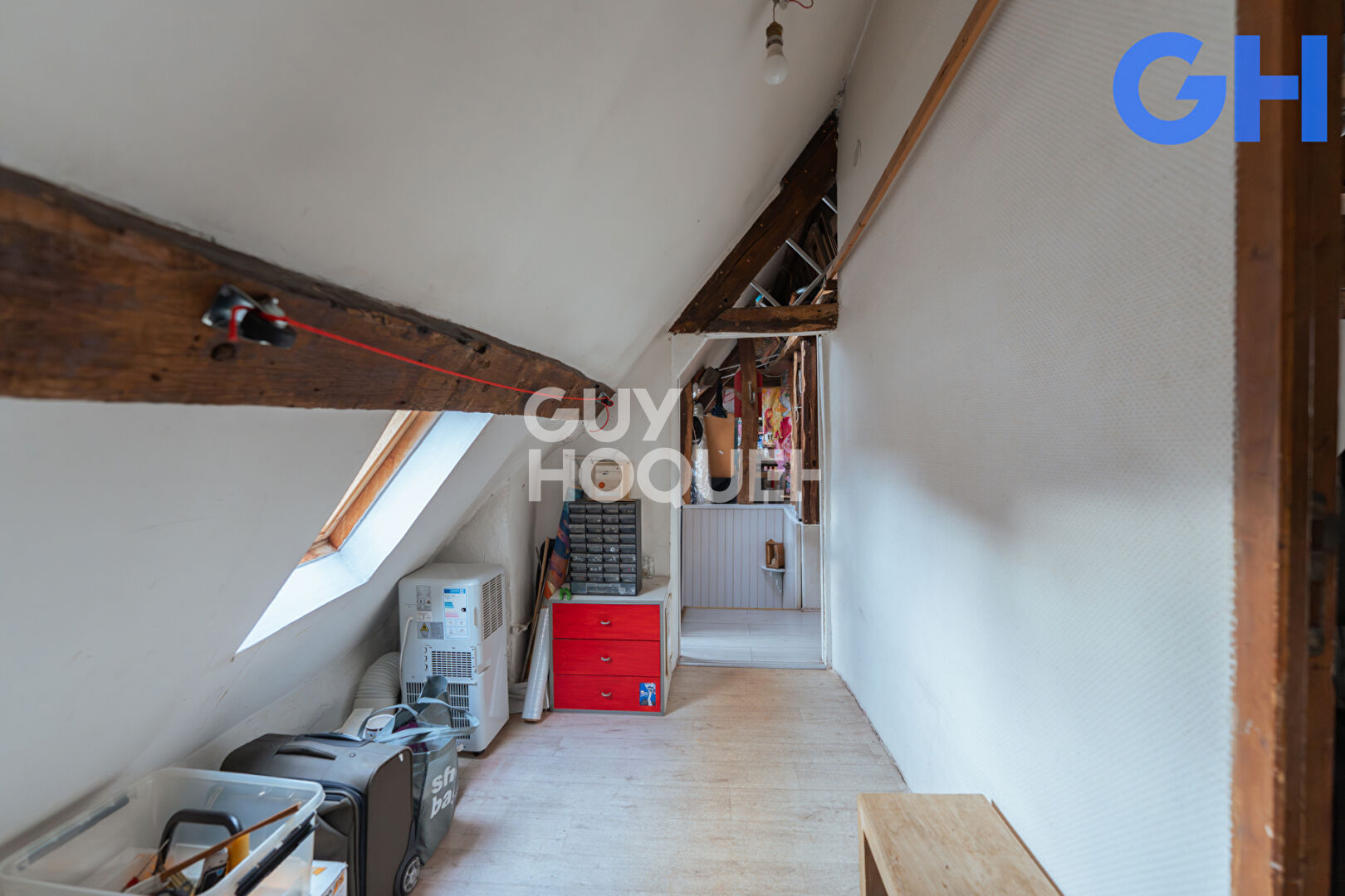 CHARMENT APPARTEMENT T2 (52m²) AU COEUR DE SOISY-SUR-SEINE