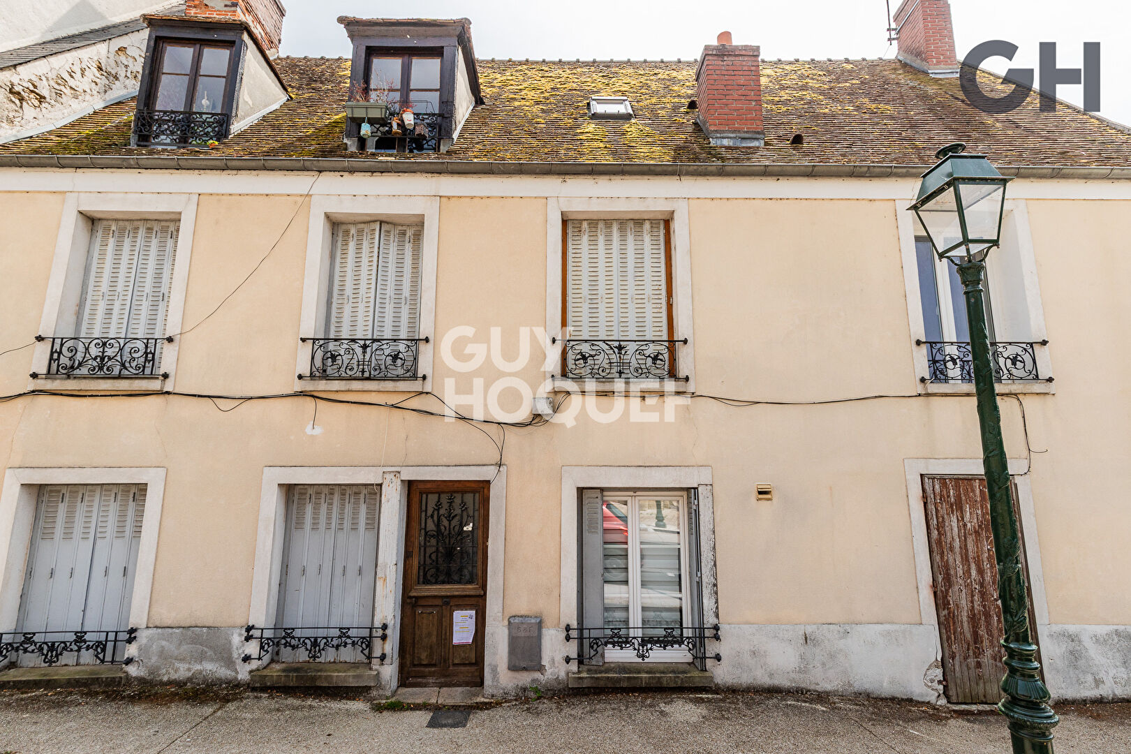 CHARMENT APPARTEMENT T2 (52m²) AU COEUR DE SOISY-SUR-SEINE