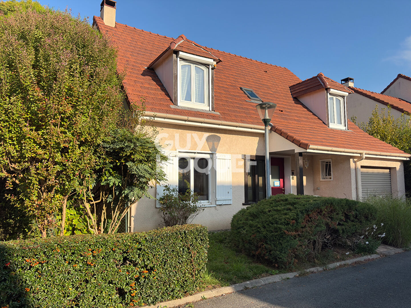 CHARMANTE MAISON DE 5 PIECES  (109.78 m²)  À SOISY-SUR-SEINE