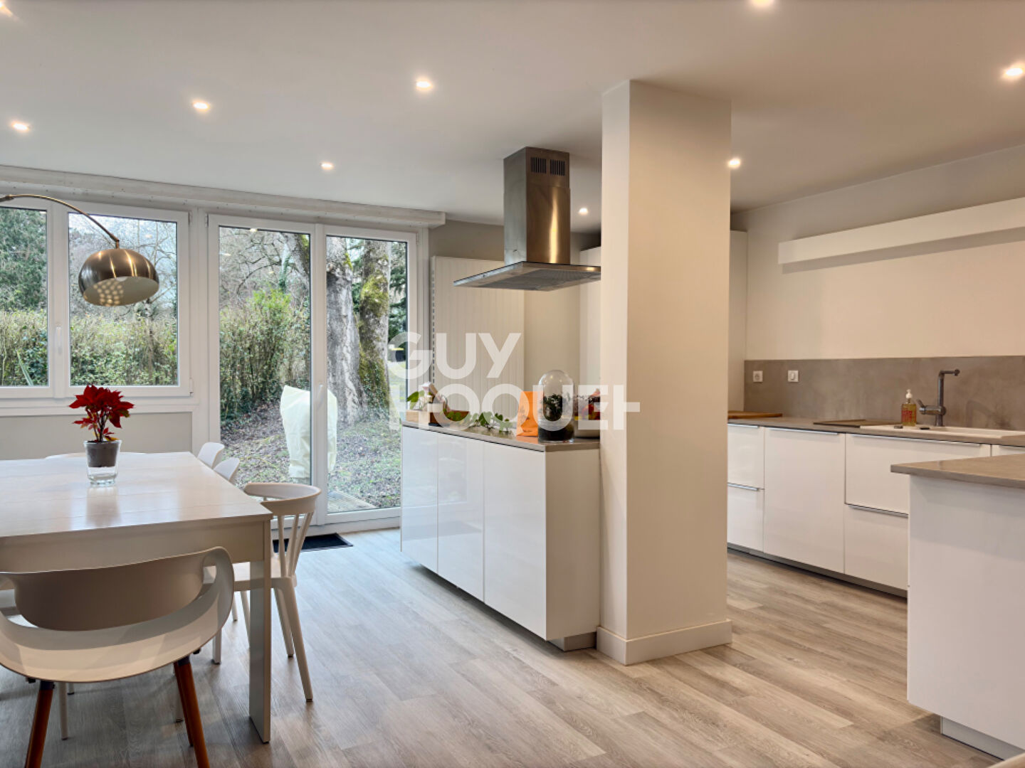 APPARTEMENT DE 96m² ENTIÈREMENT RÉNOVÉ À ÉTIOLLES