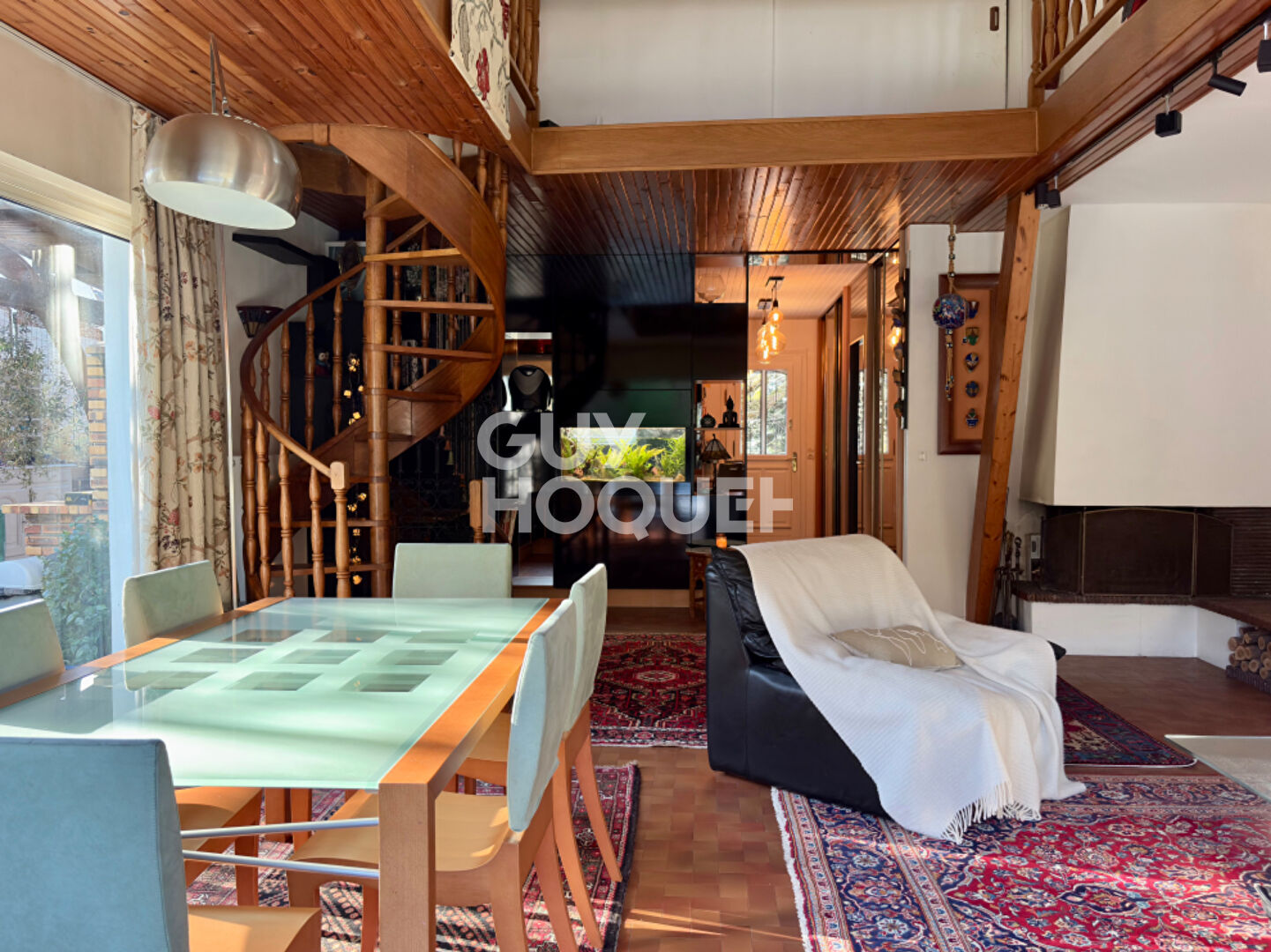 MAISON D'ARCHITECTE DE 6 PIÈCES (192m2) À SAINTRY-SUR-SEINE