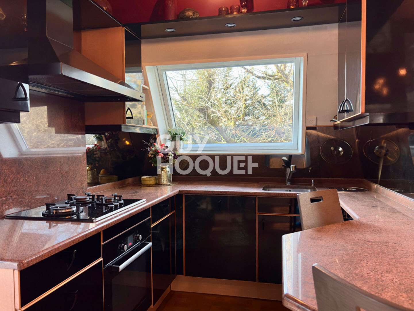 MAISON D'ARCHITECTE DE 6 PIÈCES (192m2) À SAINTRY-SUR-SEINE