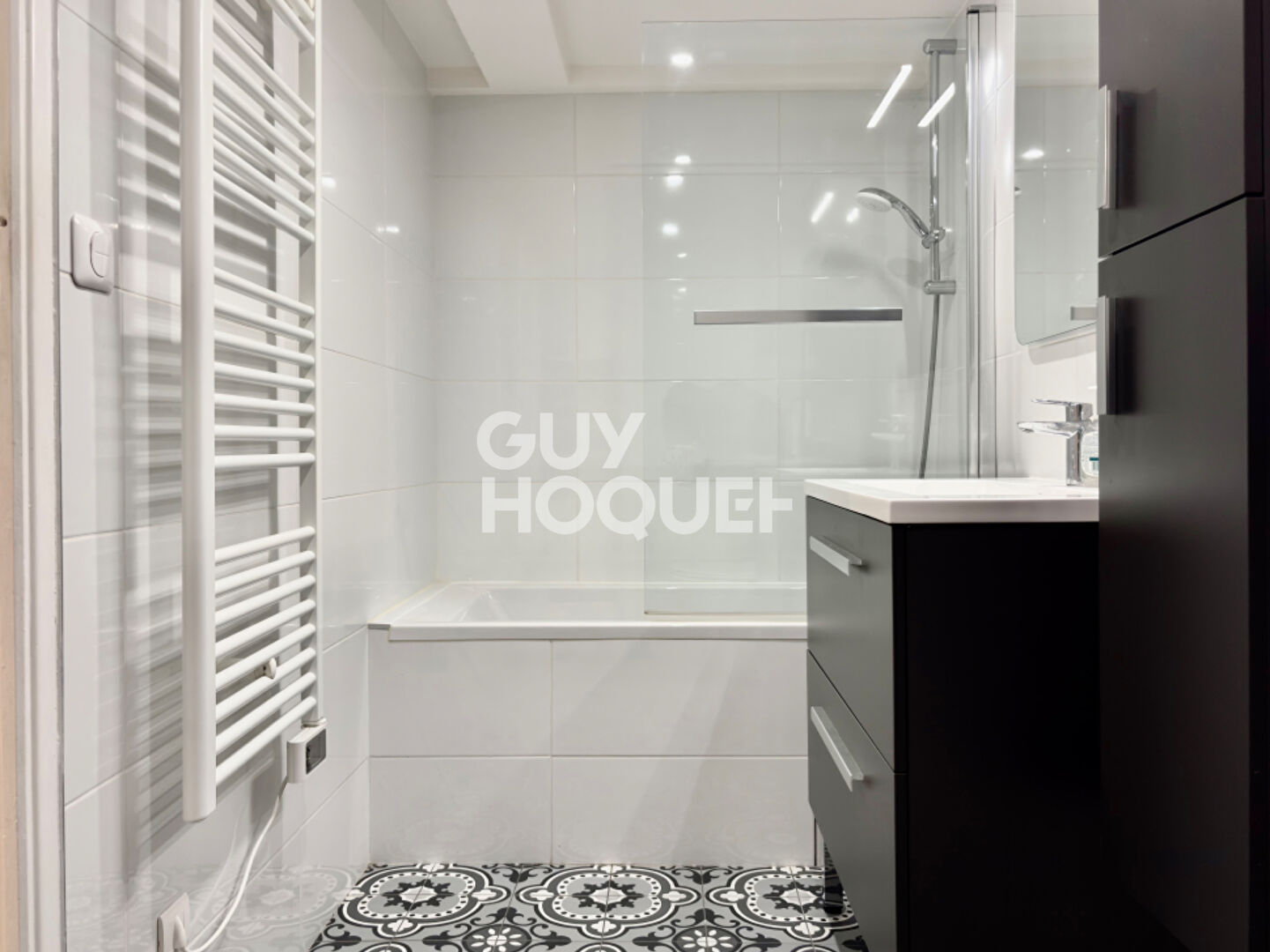 MAISON D'ARCHITECTE DE 6 PIÈCES (192m2) À SAINTRY-SUR-SEINE