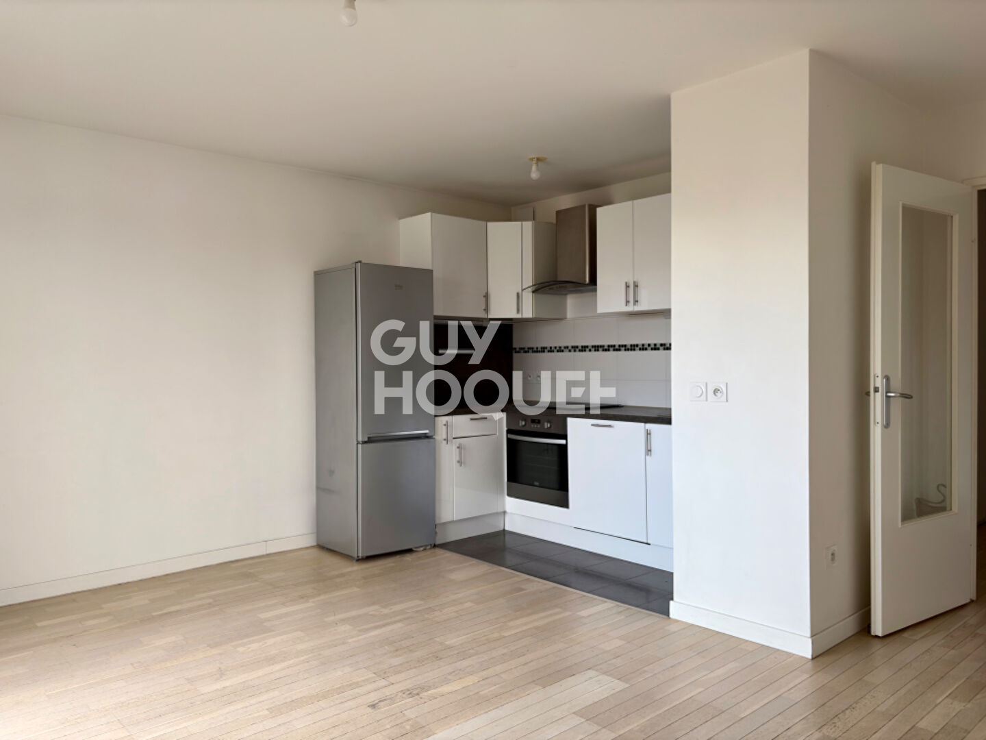 APPARTEMENT 2 PIÈCES (44m²)  À RIS-ORANGIS