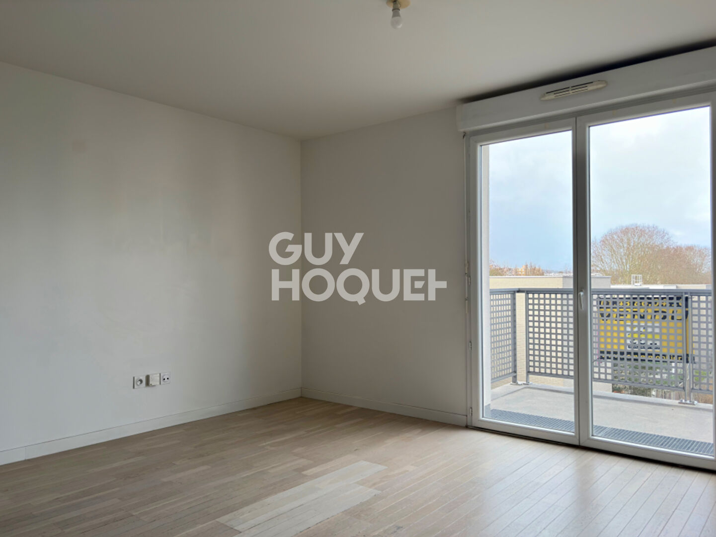 APPARTEMENT 2 PIÈCES (44m²)  À RIS-ORANGIS