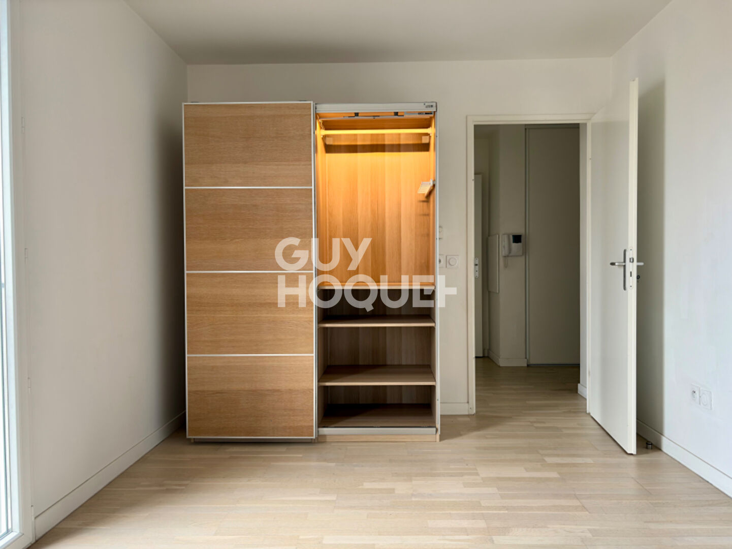 APPARTEMENT 2 PIÈCES (44m²)  À RIS-ORANGIS