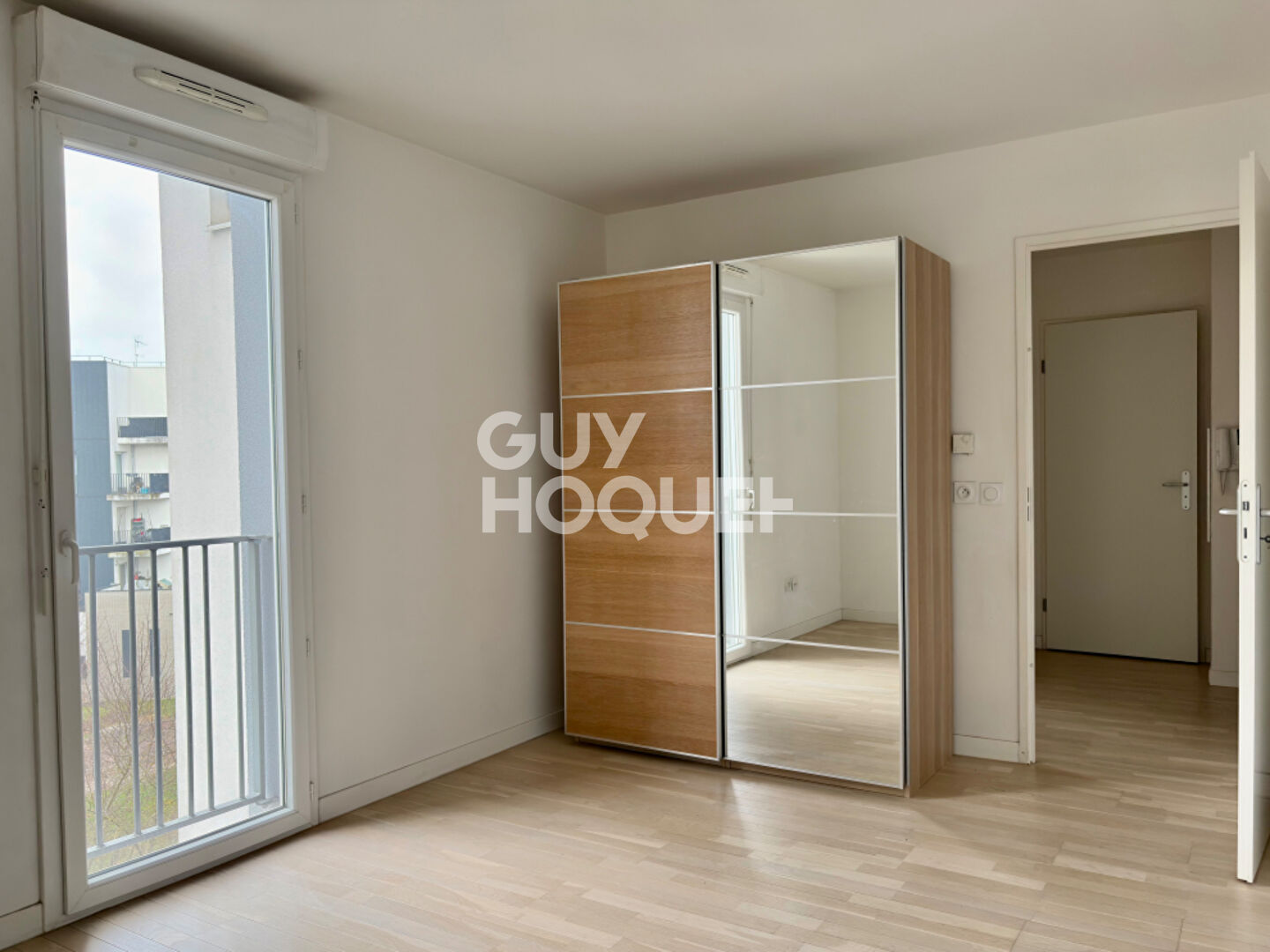 APPARTEMENT 2 PIÈCES (44m²)  À RIS-ORANGIS