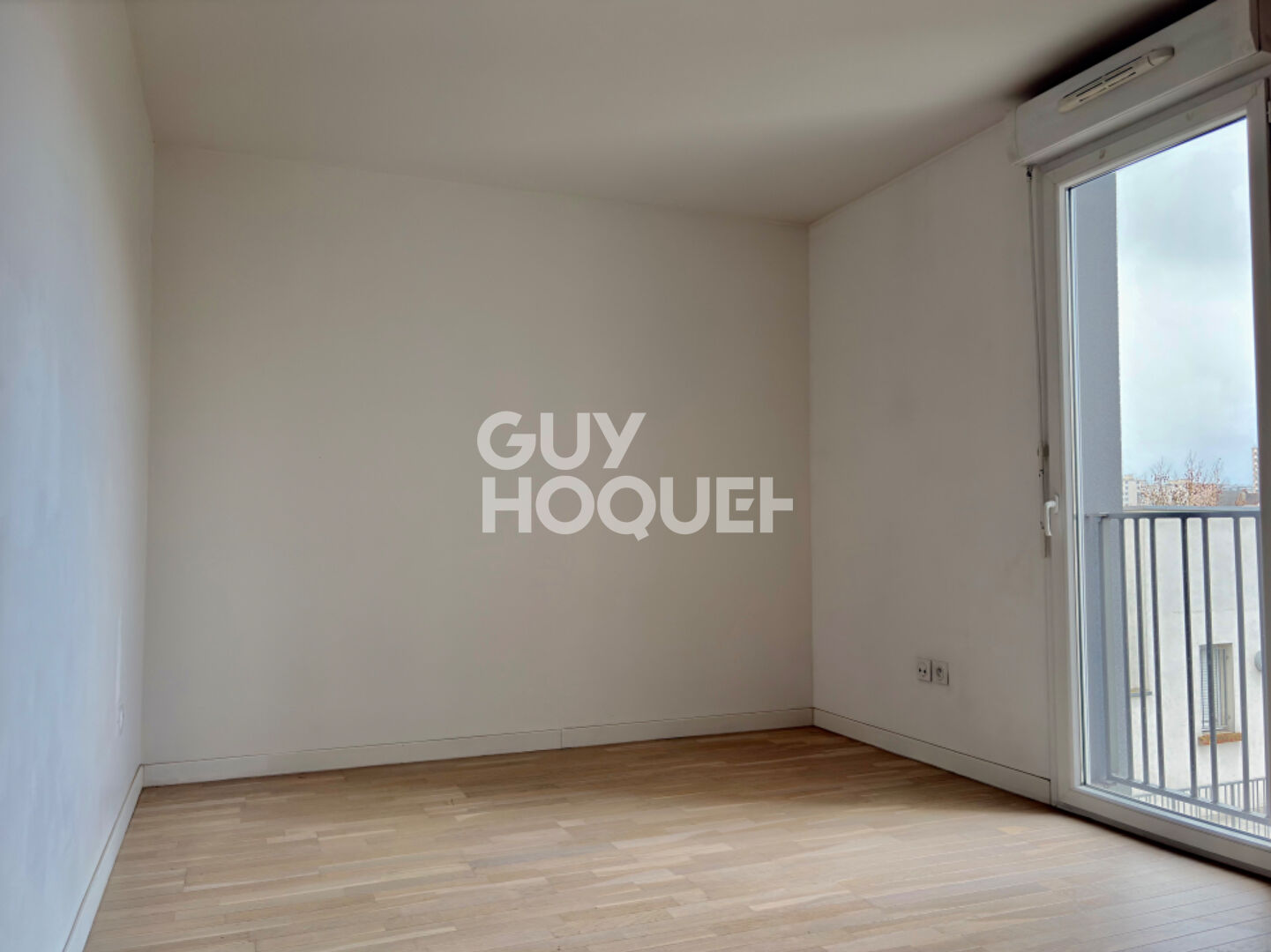 APPARTEMENT 2 PIÈCES (44m²)  À RIS-ORANGIS