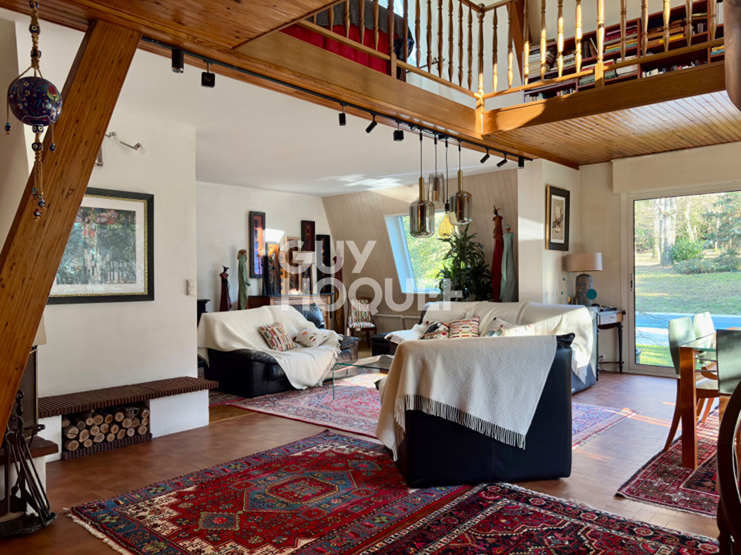 MAISON D'ARCHITECTE DE 6 PIÈCES (192m2) À SAINTRY-SUR-SEINE