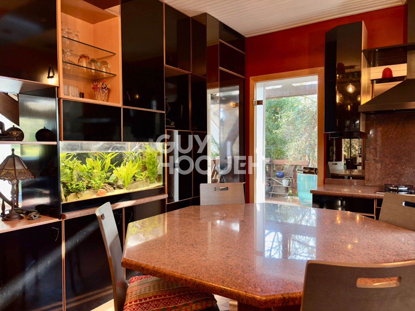 MAISON D'ARCHITECTE DE 6 PIÈCES (192m2) À SAINTRY-SUR-SEINE