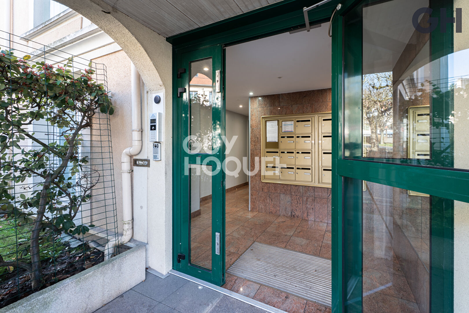 APPARTEMENT 2 PIÈCES (56m²) CENTRE-VILLE DE SOISY-SUR-SEINE