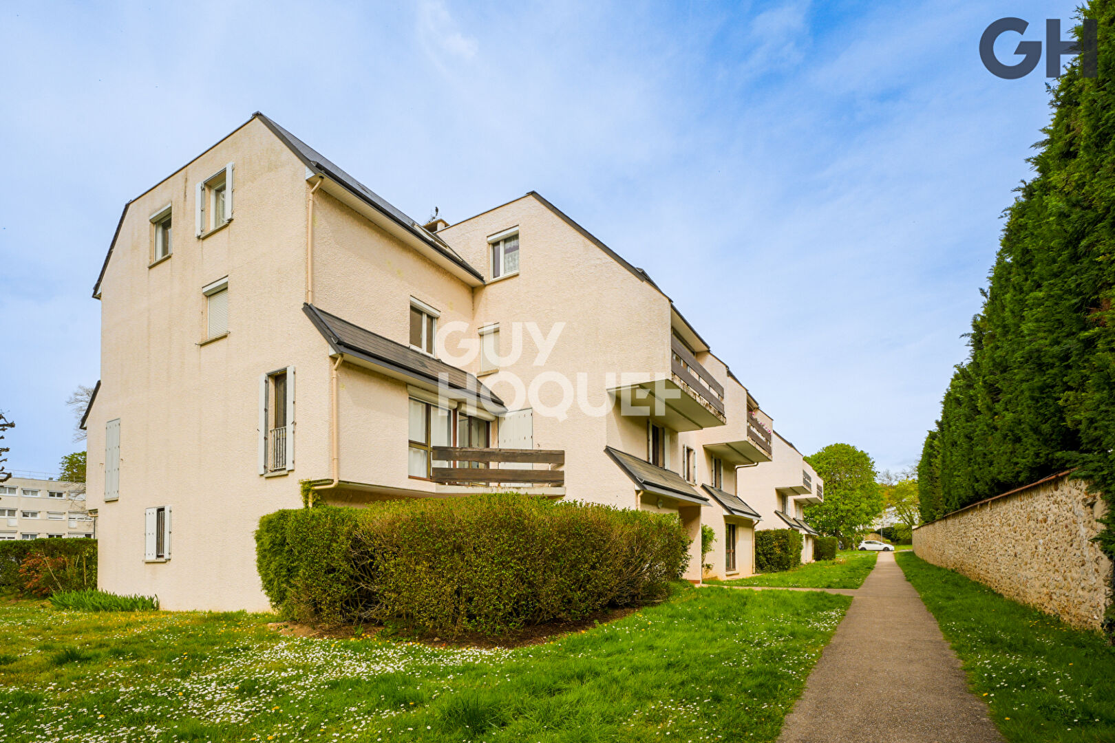 APPARTEMENT 3 PIÈCES (70m²) À SOISY-SUR-SEINE