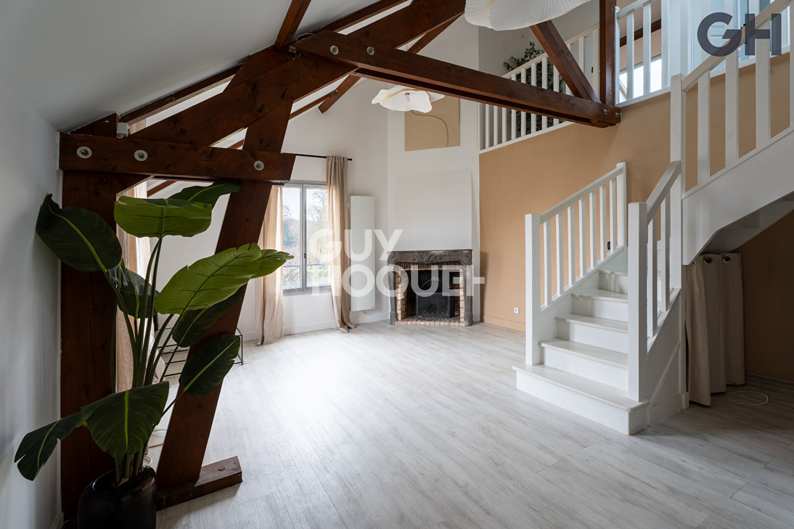 APPARTEMENT EN DUPLEX 3 PIECES À SOISY-SUR-SEINE