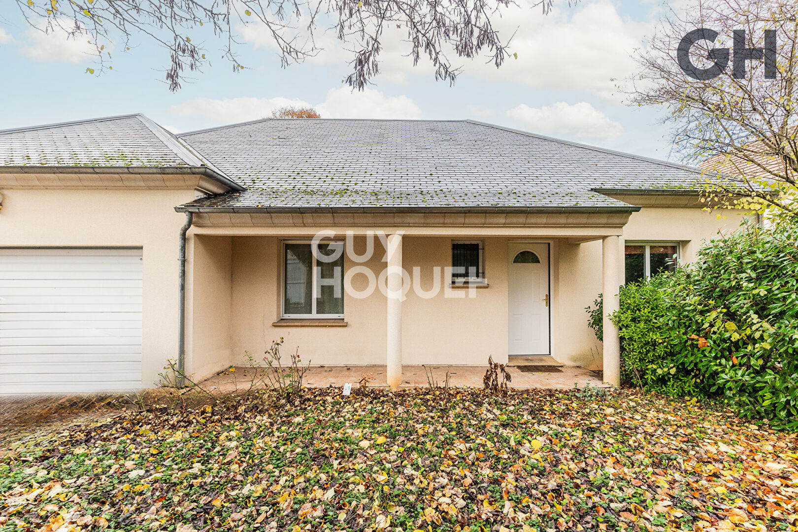 CHARMANTE MAISON DE PLAIN-PIED DE 5 PIECES (153.51 m²) À SOISY-SUR-SEINE