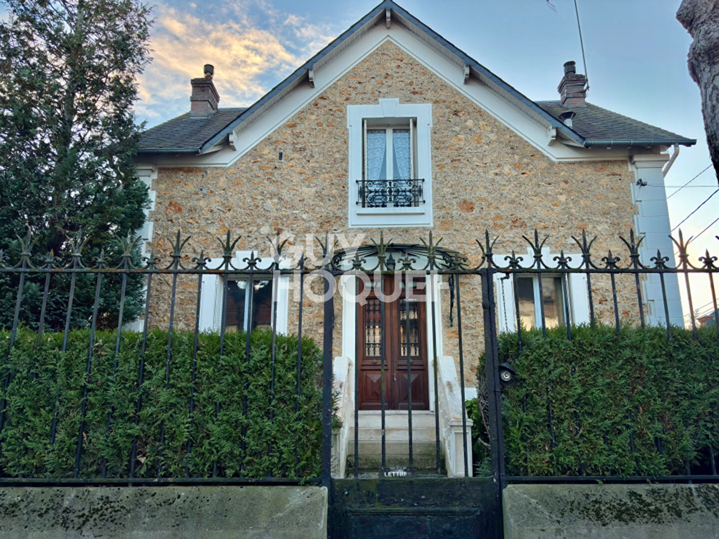 MAISON DE CARACTÈRE EN MEULIÈRE DE 133m² À SOISY-SUR-SEINE