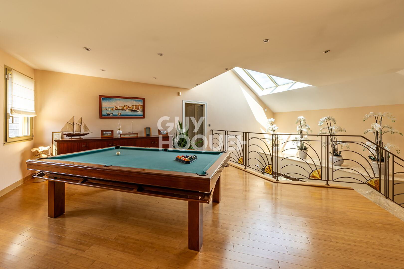 PROPRIETE D'EXCEPTION DE 9 PIECES (313m²) À ETIOLLES