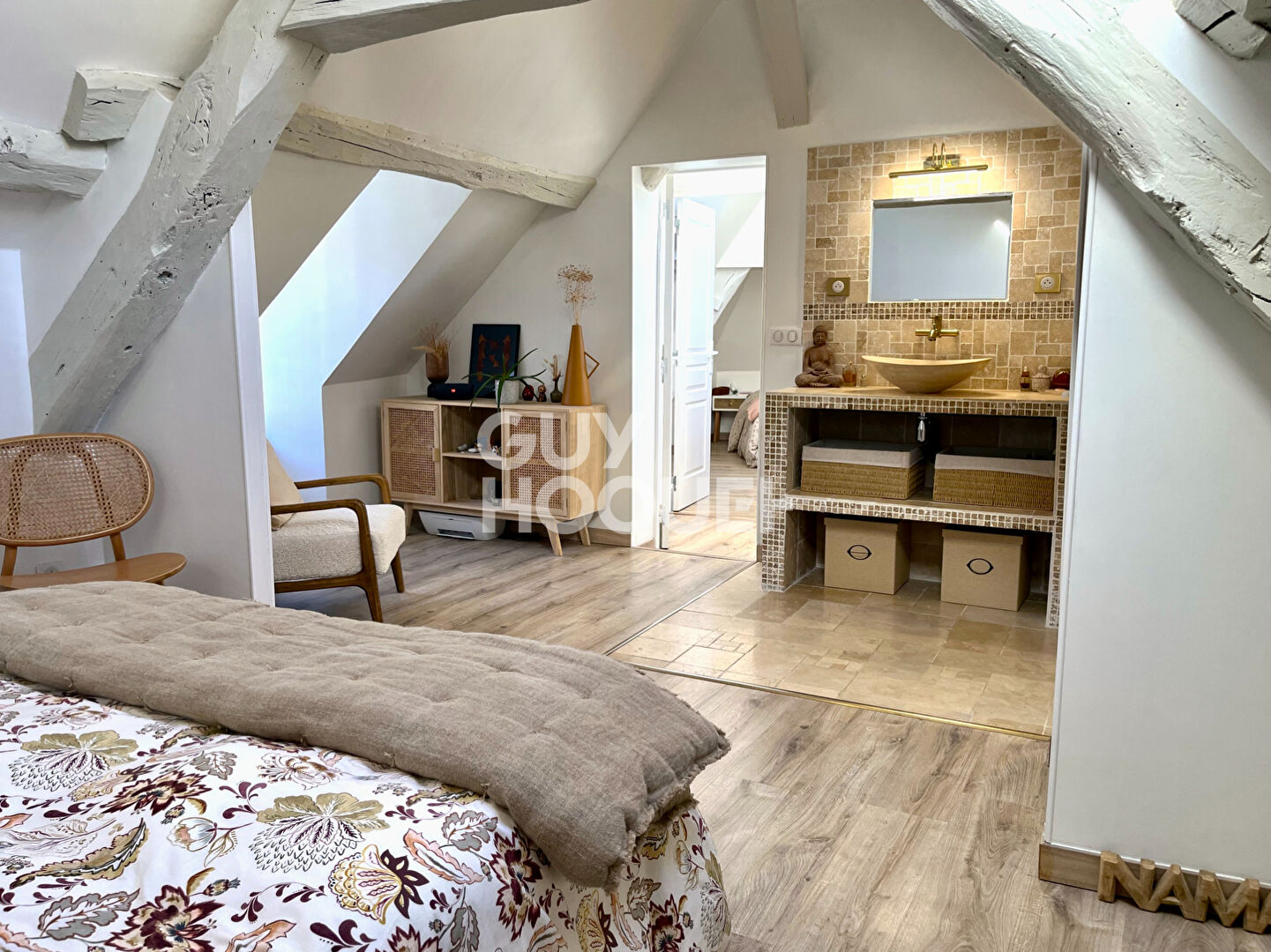 DUPLEX DE 3 PIÈCES (68.80m²) AU CENTRE DE SOISY-SUR-SEINE