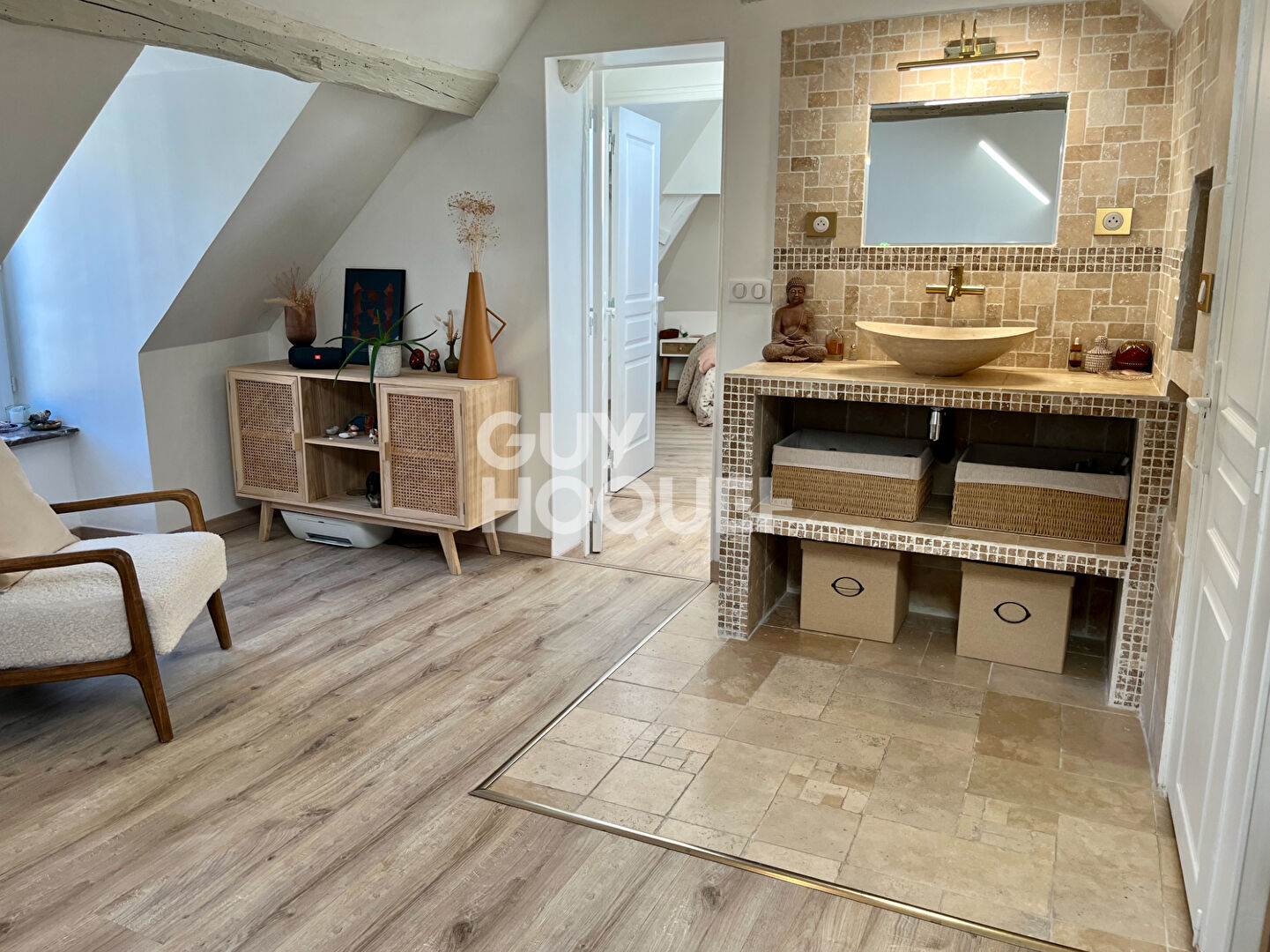 DUPLEX DE 3 PIÈCES (68.80m²) AU CENTRE DE SOISY-SUR-SEINE