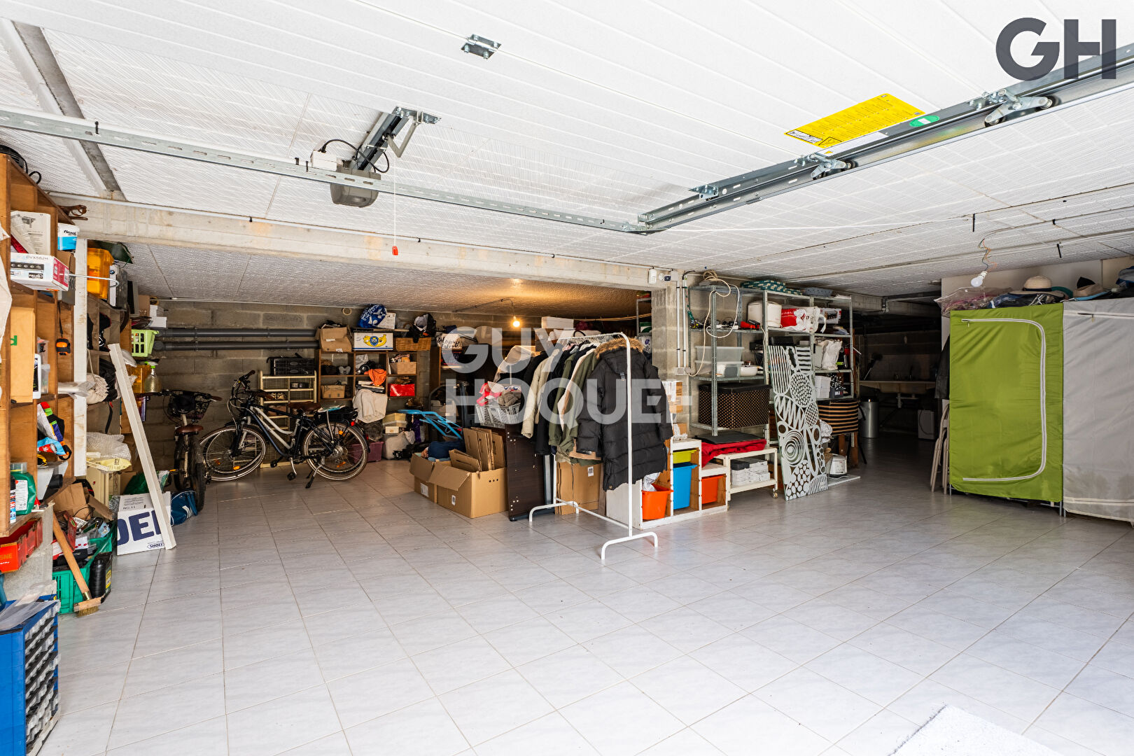 CHARMANTE MAISON AVEC SOUS-SOL DE 6 PIECES ( environ 138m²) À SOISY-SUR-SEINE