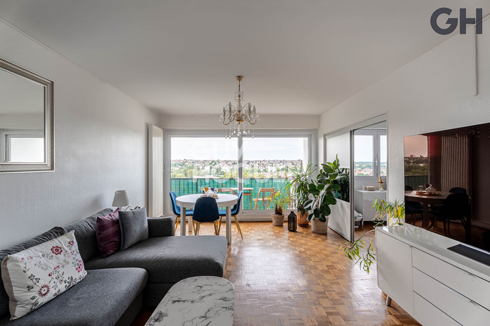 SUPERBE APPARTEMENT 5 PIÈCES (101.42 m²) À VIRY-CHATILLON