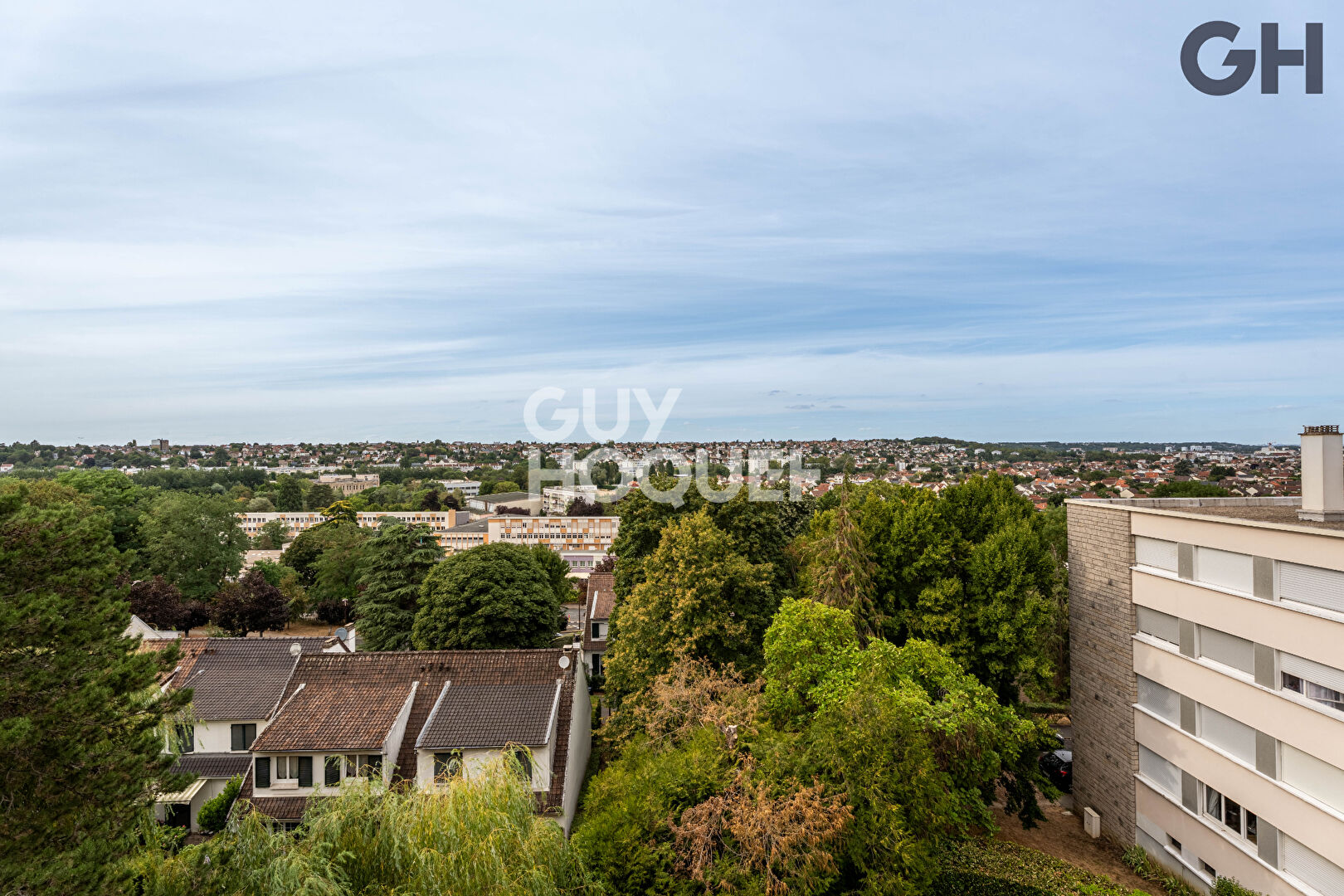 SUPERBE APPARTEMENT 5 PIÈCES (101.42 m²) À VIRY-CHATILLON