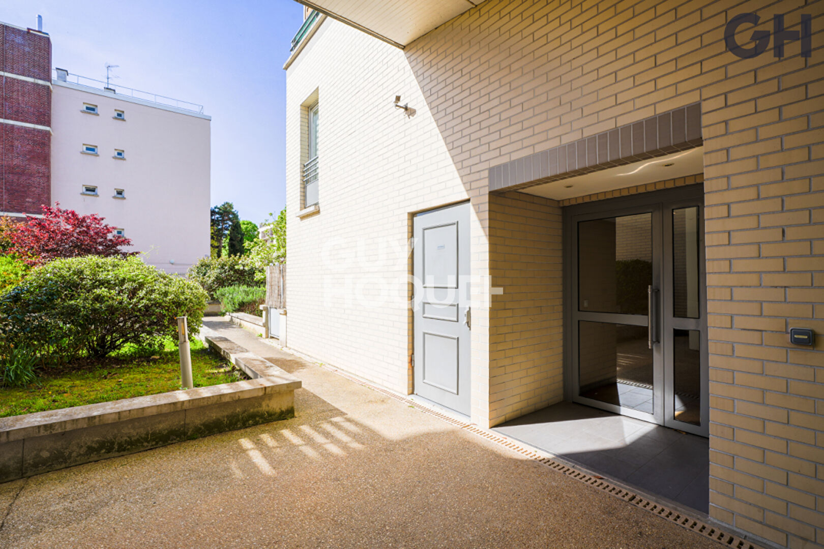 APPARTEMENT 3 PIÈCES (59m²) AVEC GRANDE TERRASSE À JUVISY-SUR-ORGE