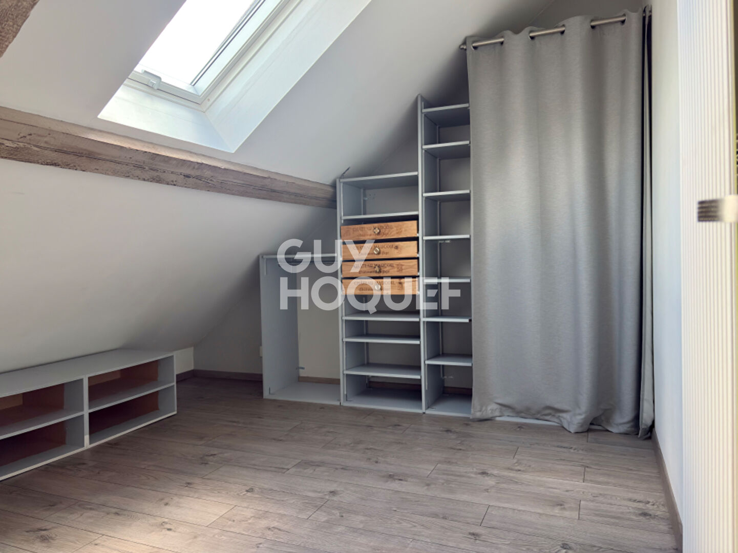 APPARTEMENT 3 PIÈCES MEUBLÉ AVEC PARKING À SOISY-SUR-SEINE