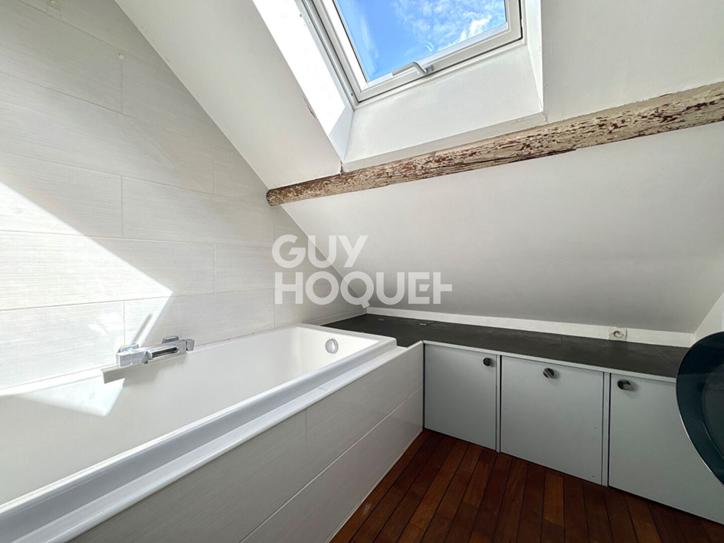 APPARTEMENT 3 PIÈCES MEUBLÉ AVEC PARKING À SOISY-SUR-SEINE
