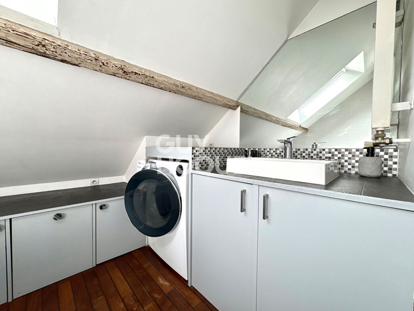 APPARTEMENT 3 PIÈCES MEUBLÉ AVEC PARKING À SOISY-SUR-SEINE