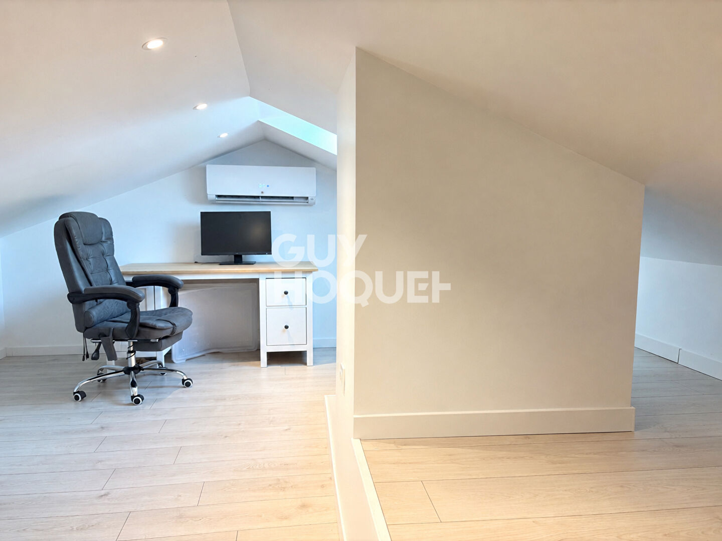 MAISON DE PLAIN-PIED (6 pièces) À VENDRE À SOISY-SUR-SEINE