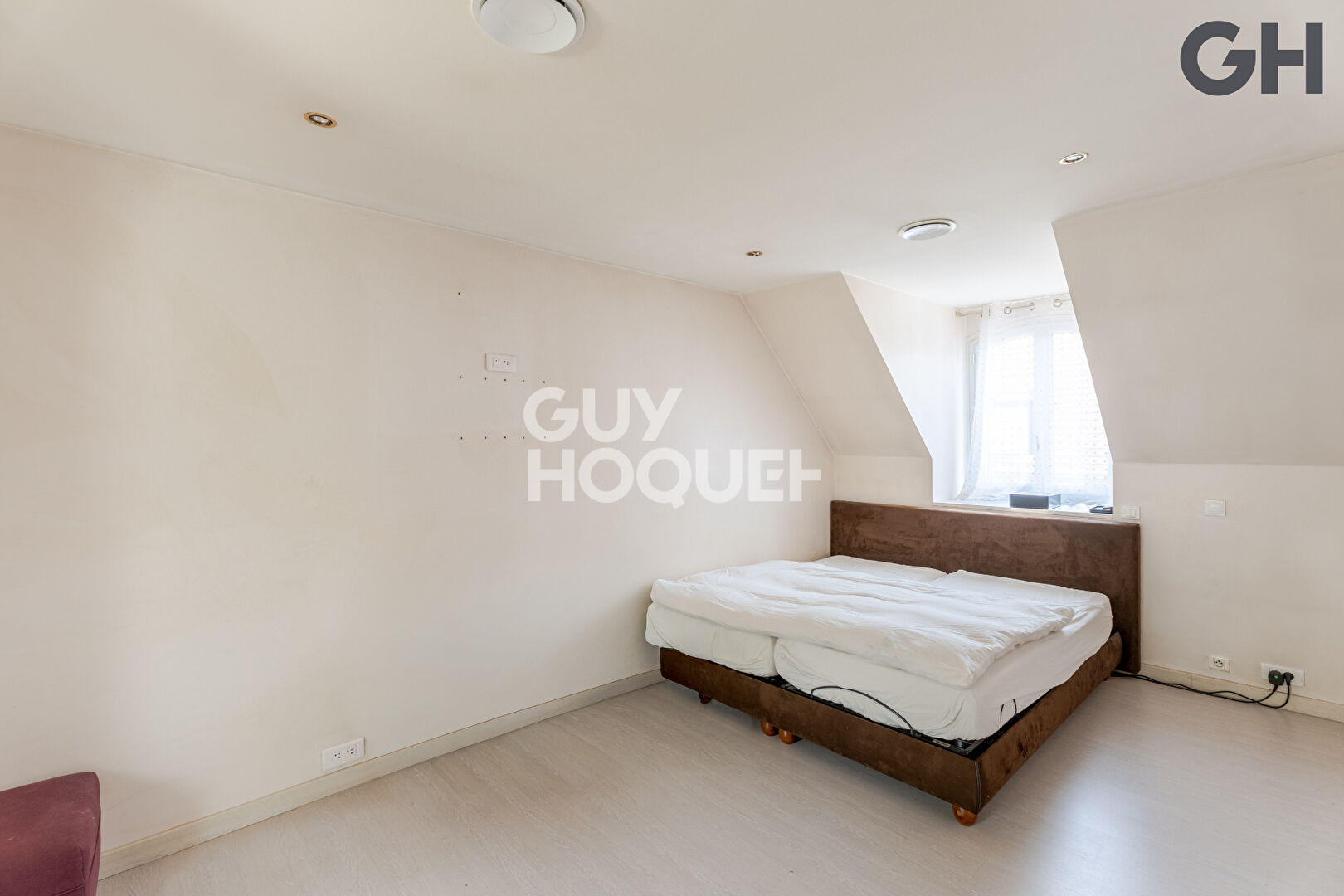 CHARMANTE MAISON DE 5 PIECES  (109.78 m²)  À SOISY-SUR-SEINE