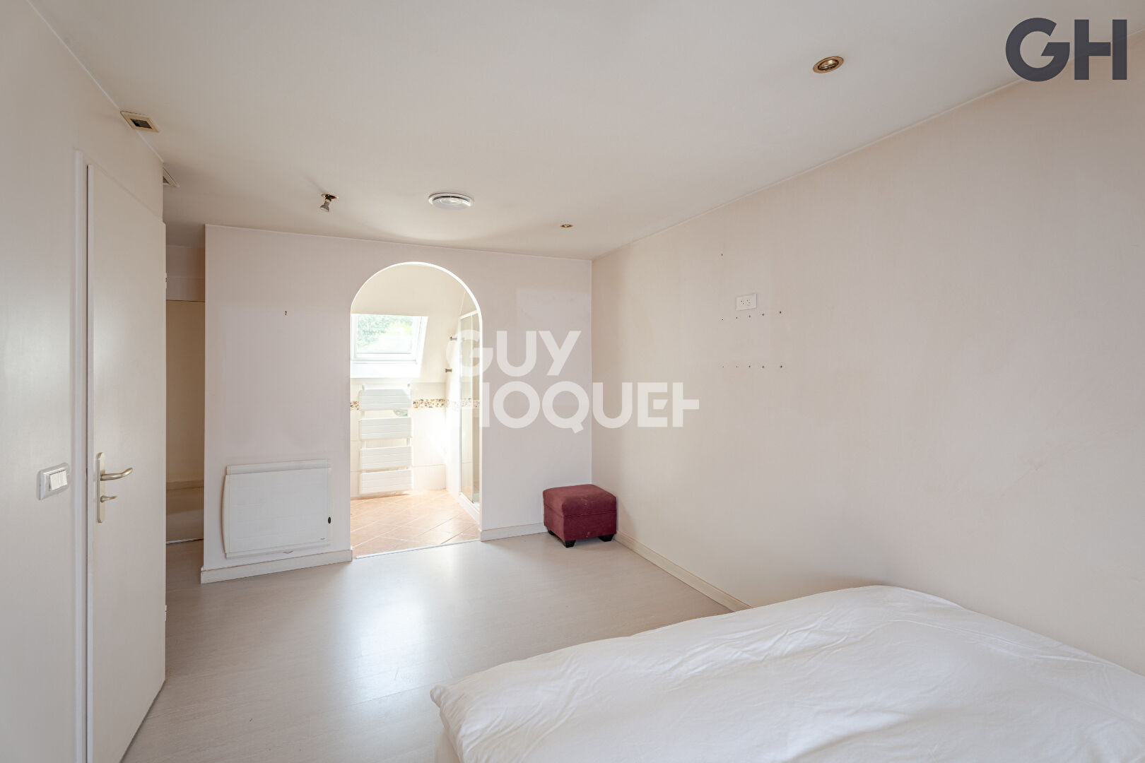CHARMANTE MAISON DE 5 PIECES  (109.78 m²)  À SOISY-SUR-SEINE