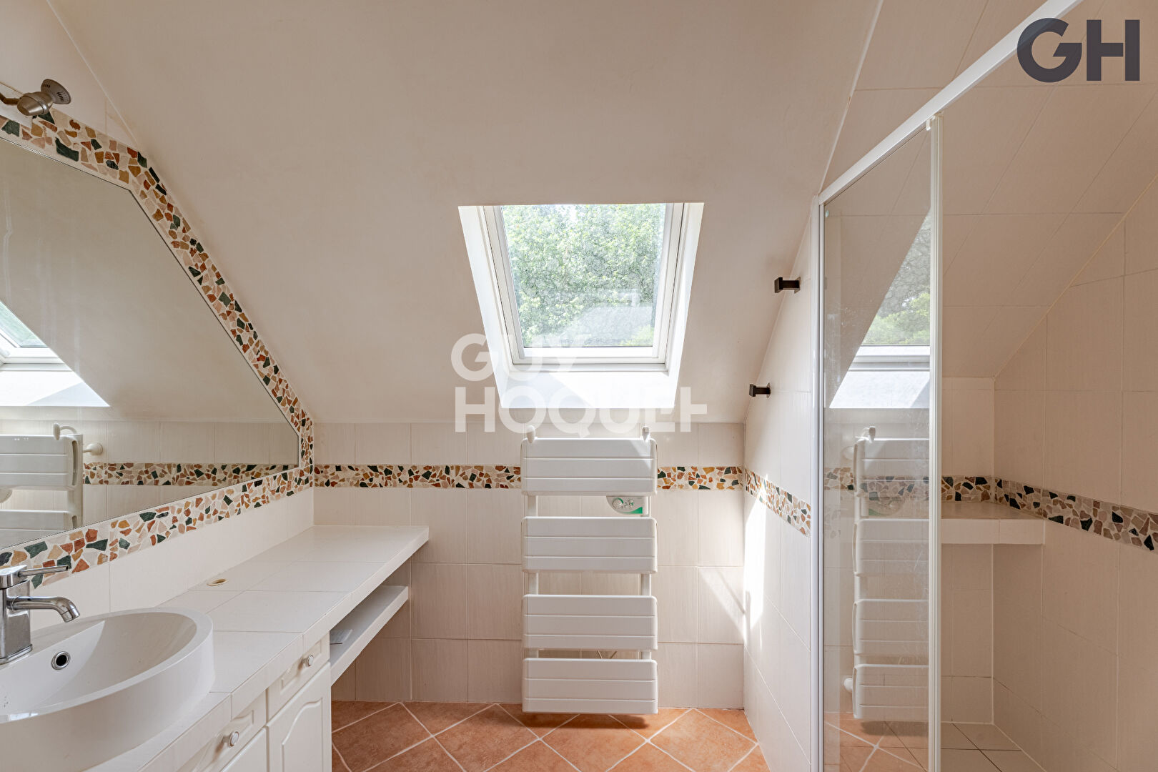 CHARMANTE MAISON DE 5 PIECES  (109.78 m²)  À SOISY-SUR-SEINE