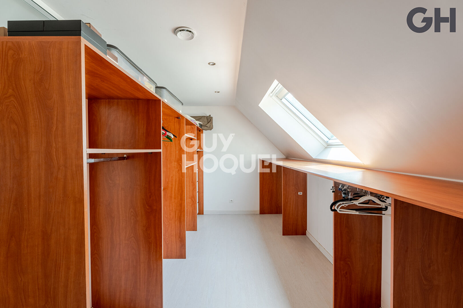 CHARMANTE MAISON DE 5 PIECES  (109.78 m²)  À SOISY-SUR-SEINE