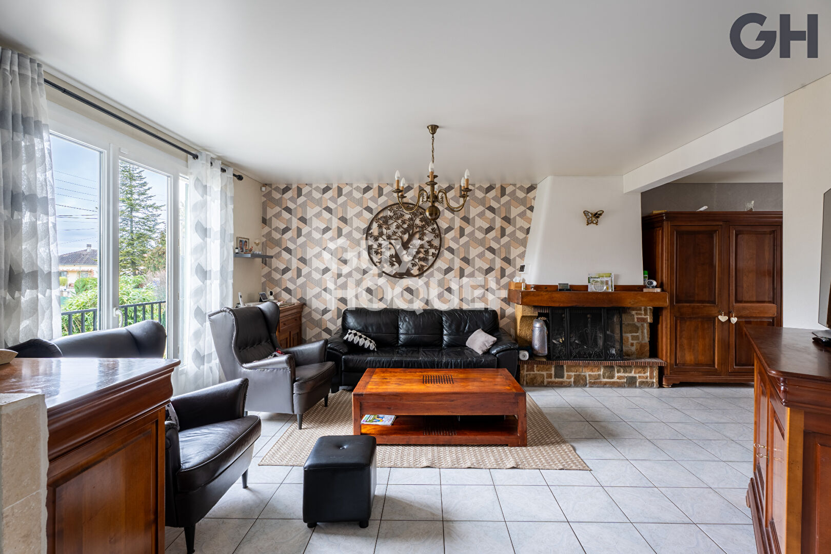 CHARMANTE MAISON SUR SOUS-SOL TOTAL DE 5 PIECES À SOISY-SUR-SEINE