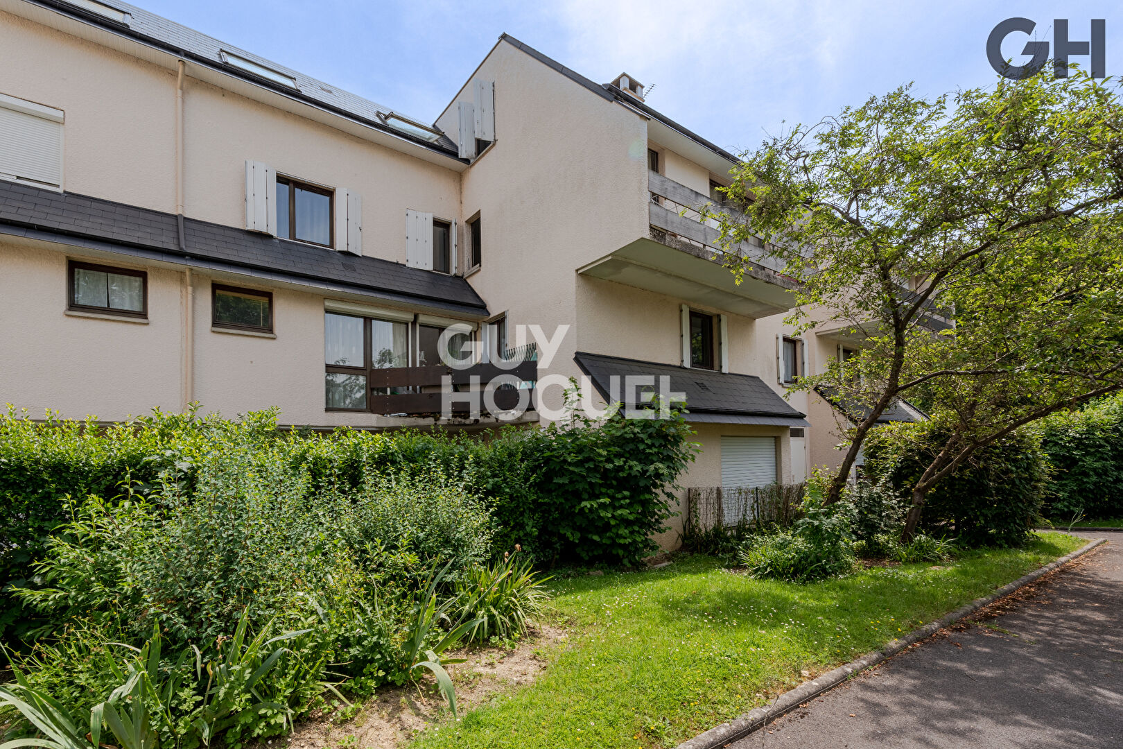 APPARTEMENT 3 PIÈCES (75 m²) À SOISY-SUR-SEINE