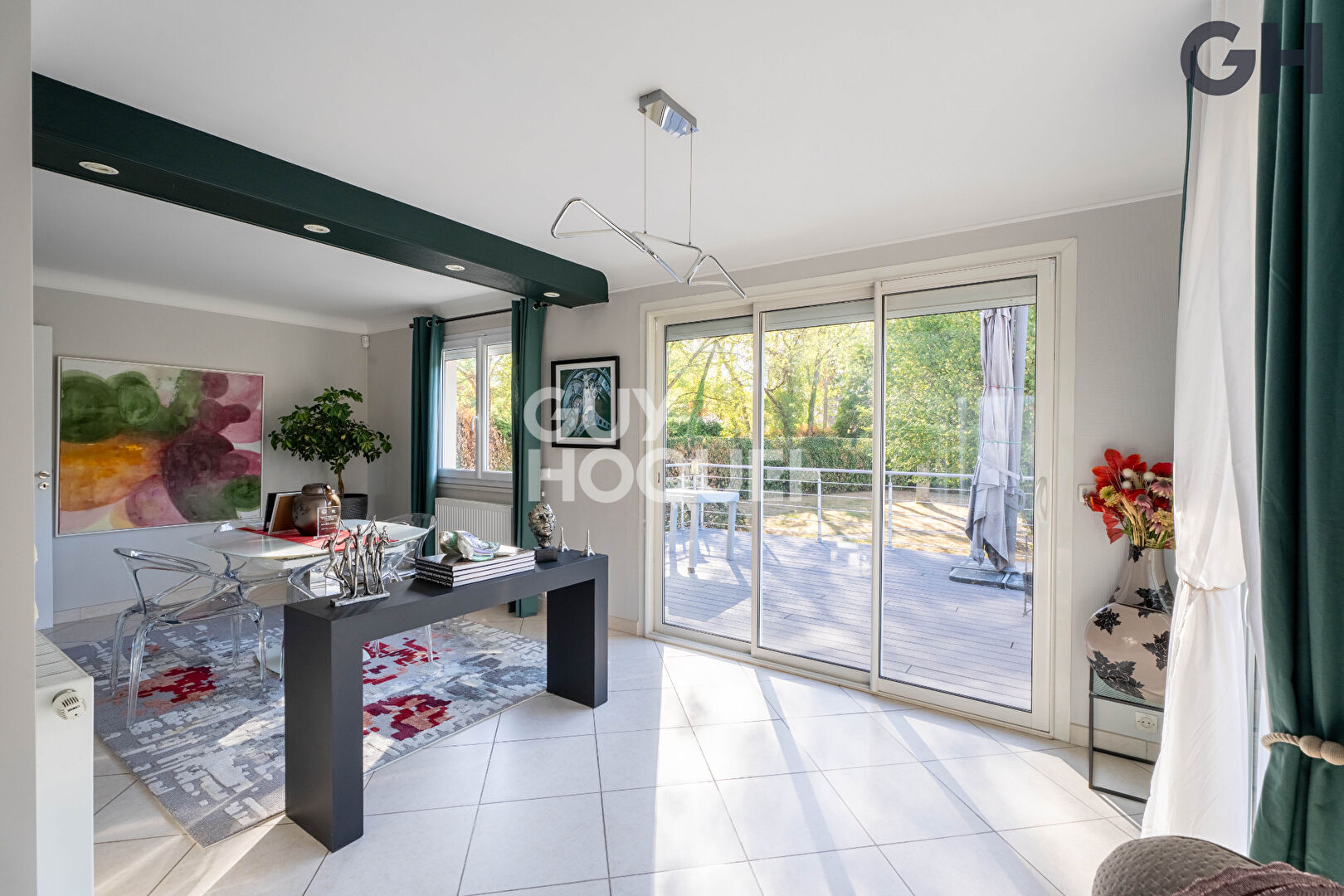 CHARMANTE MAISON FAMILIALE AVEC SOUS-SOL DE 6 PIECES (125.50 m²) À ETIOLLES