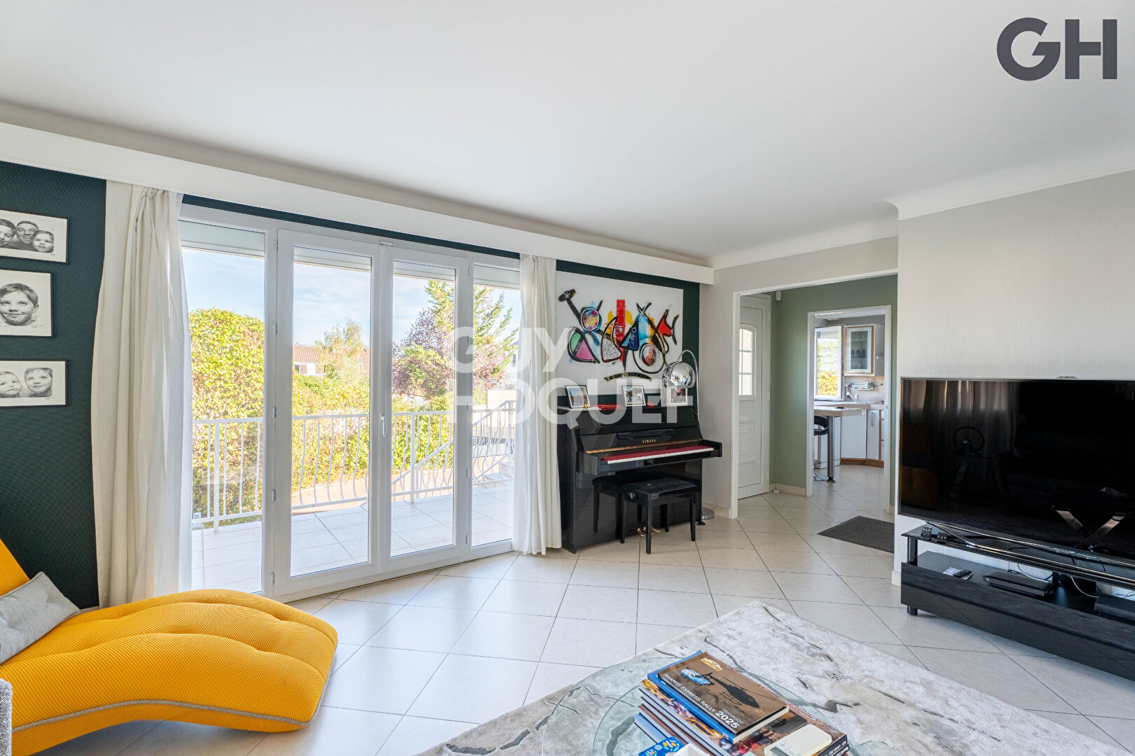 CHARMANTE MAISON FAMILIALE AVEC SOUS-SOL DE 6 PIECES (125.50 m²) À ETIOLLES