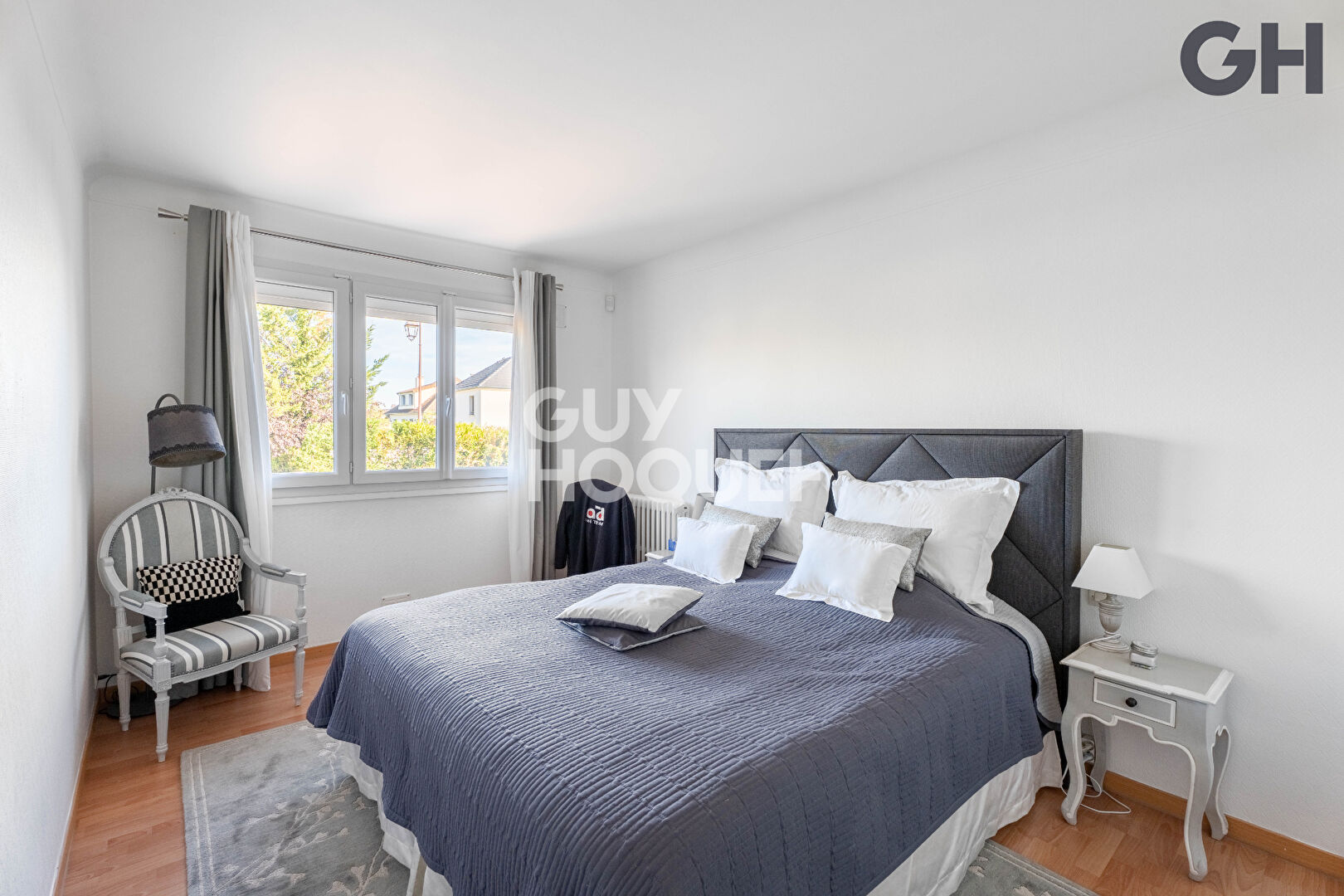 CHARMANTE MAISON FAMILIALE AVEC SOUS-SOL DE 6 PIECES (125.50 m²) À ETIOLLES