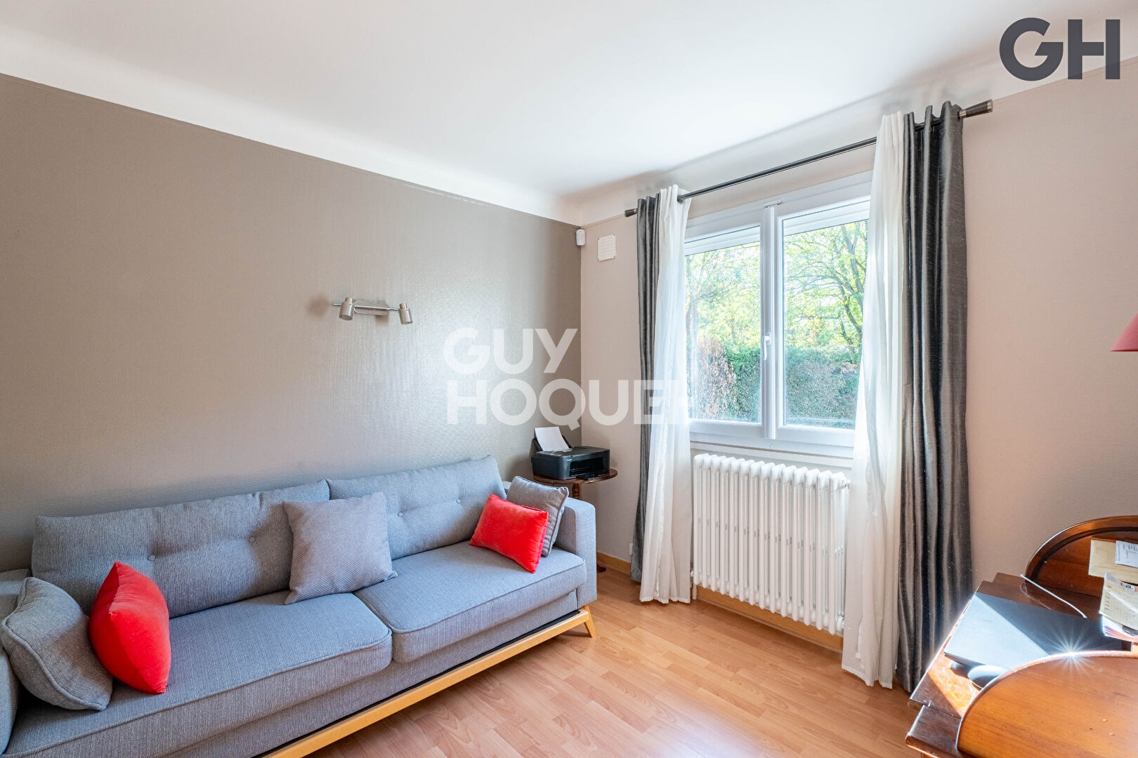 CHARMANTE MAISON FAMILIALE AVEC SOUS-SOL DE 6 PIECES (125.50 m²) À ETIOLLES